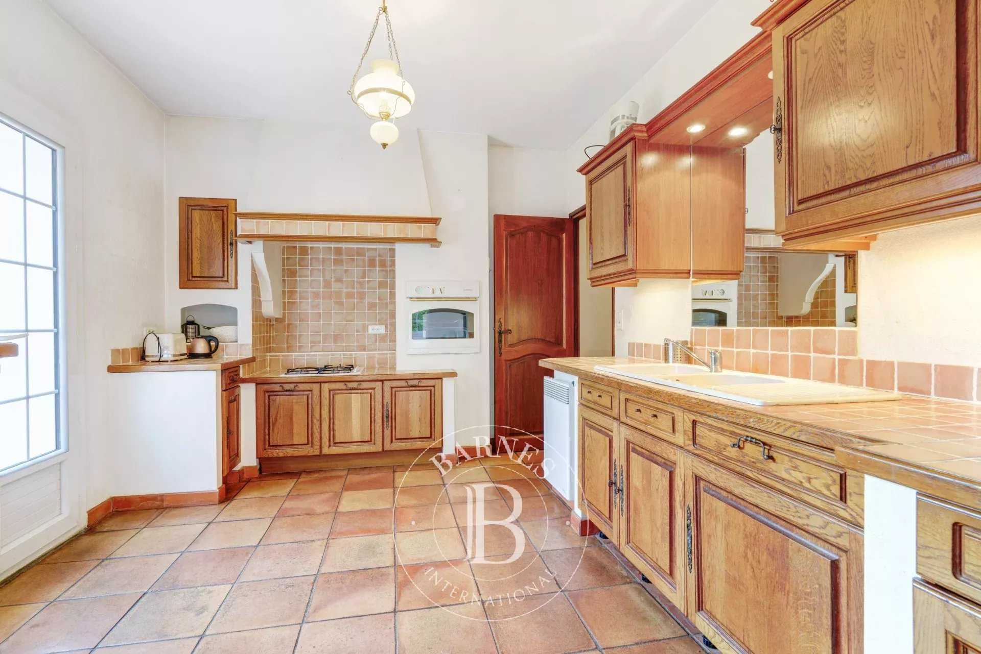 Le Muy  - Villa 5 Bedrooms