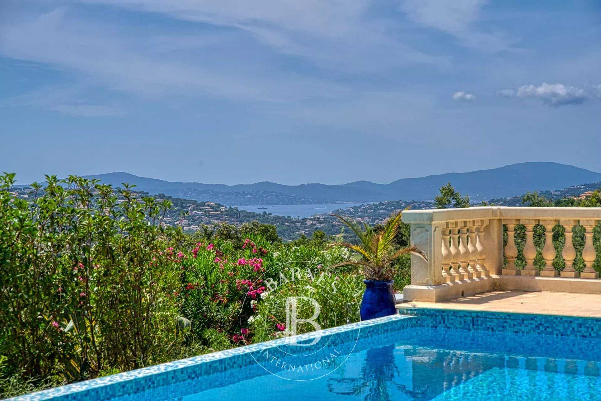 VACATION RENTAL - SAINTE-MAXIME - MODERN VILLA GOLF VIEW - 4 BEDROOMS picture 11