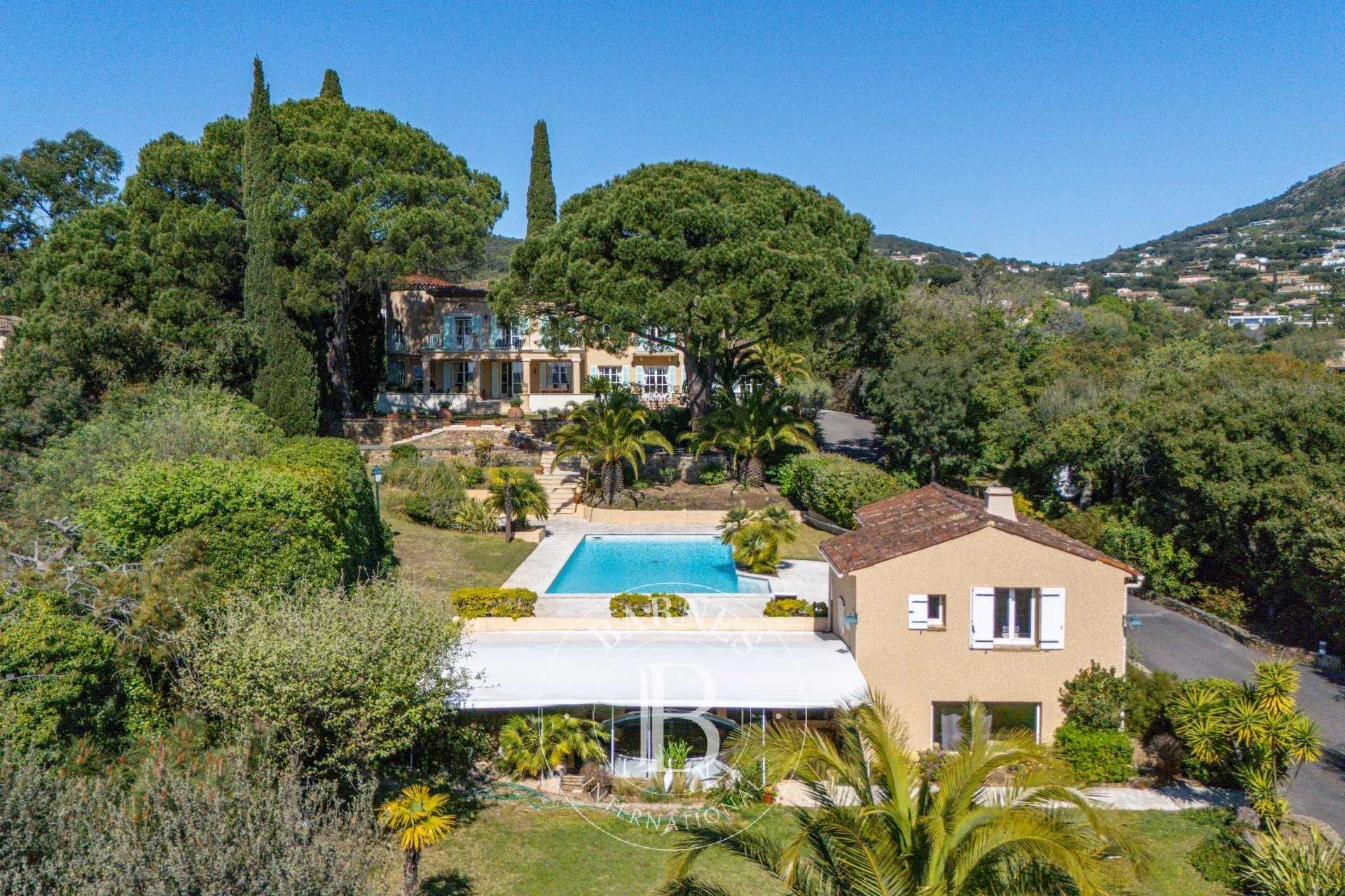 Grimaud  - Villa 15 Pi&egrave;ces 5 Chambres