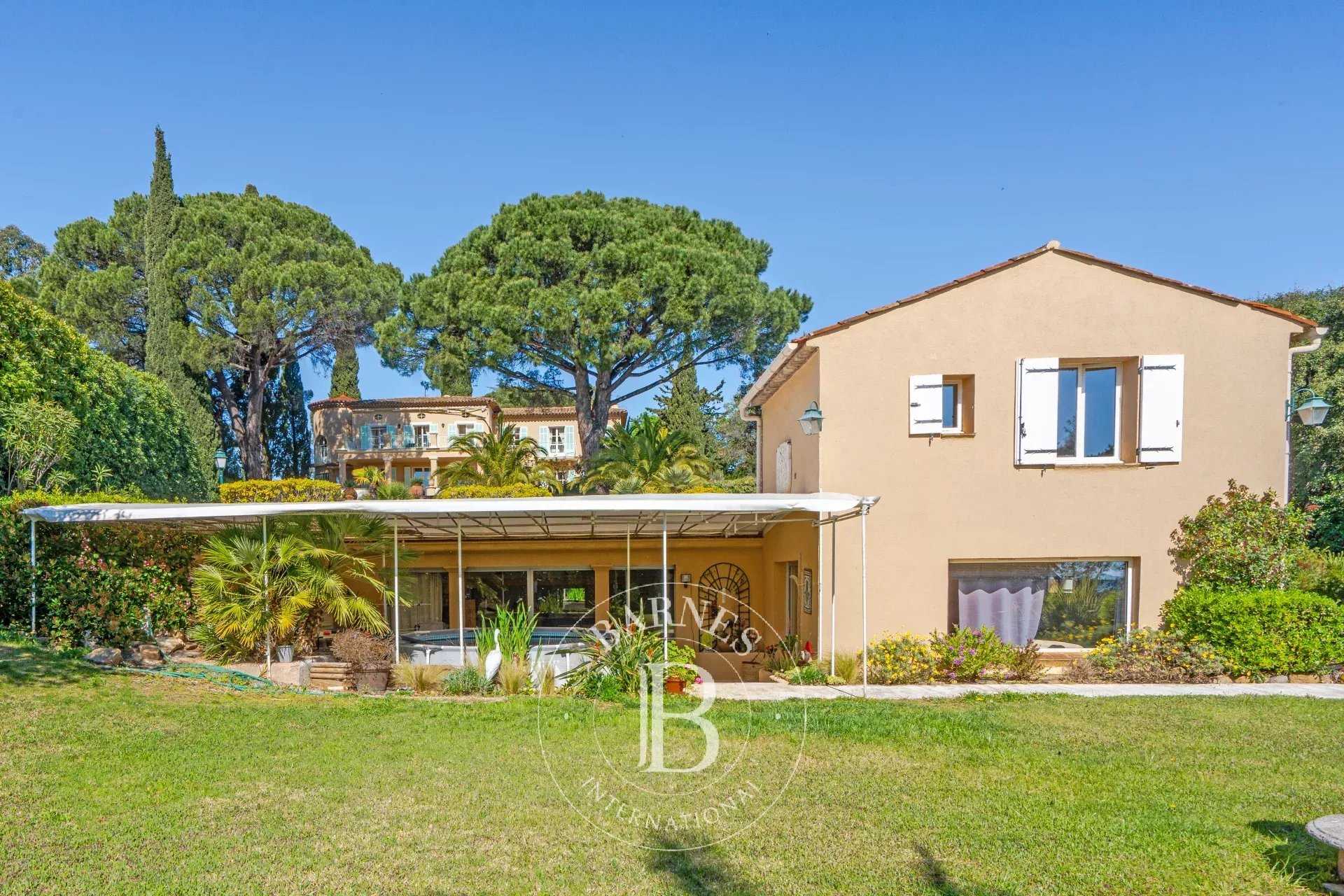Grimaud  - Villa 15 Pi&egrave;ces 5 Chambres