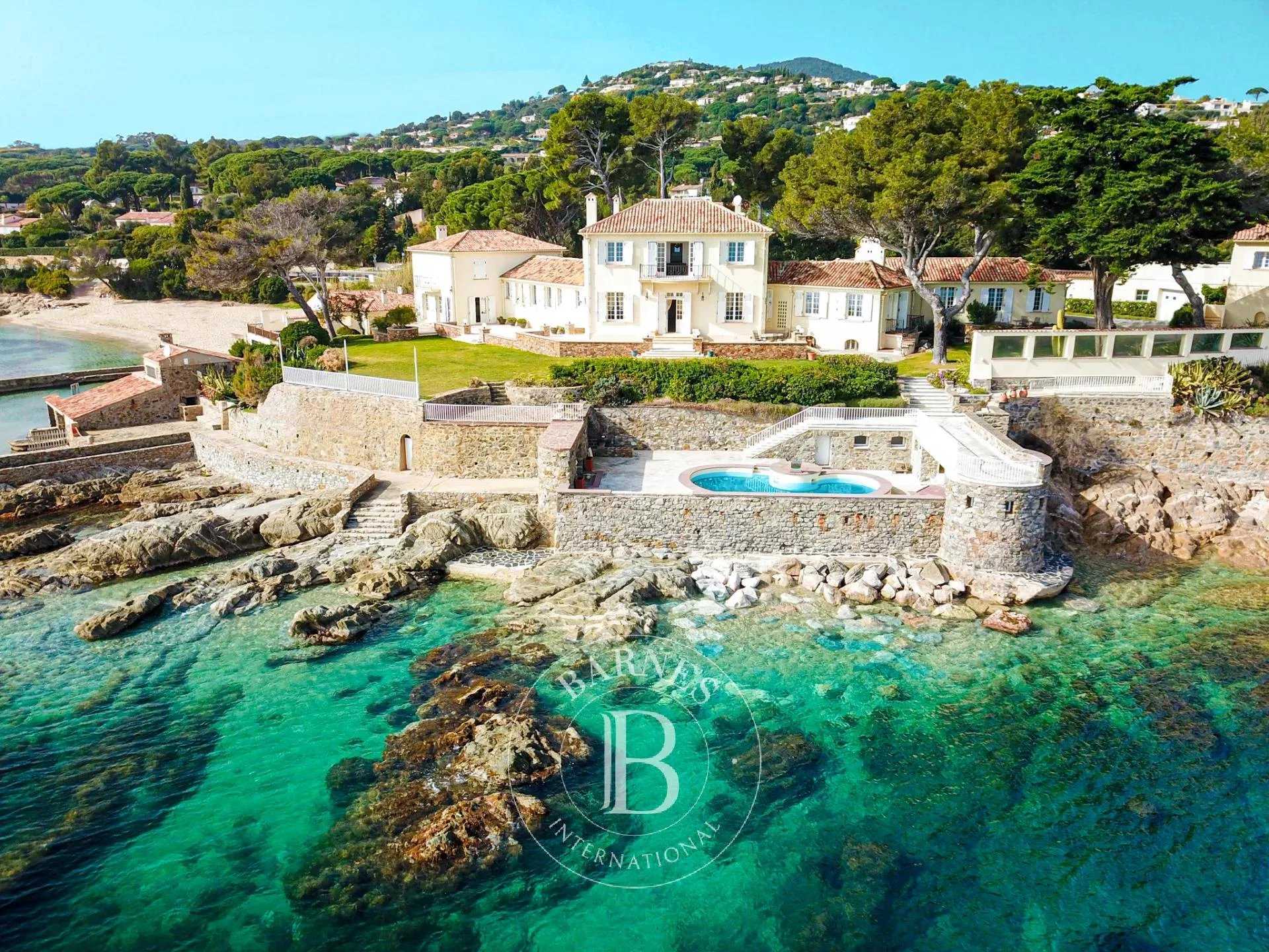 SEASONAL RENTAL - SAINT-TROPEZ/GRIMAUD - DOMAIN OF 5 VILLAS - WATERFRONT - PRIVATE BEACH AND HARBOR - EVENTS picture 6