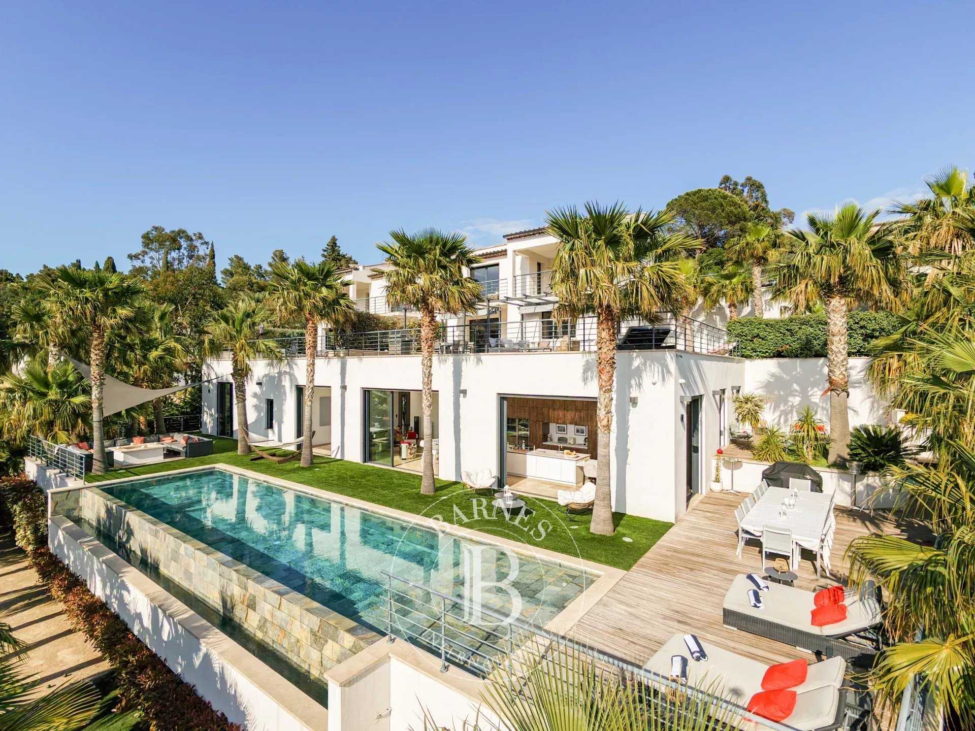 Les Issambres  - Villa 18 Pi&egrave;ces 12 Chambres