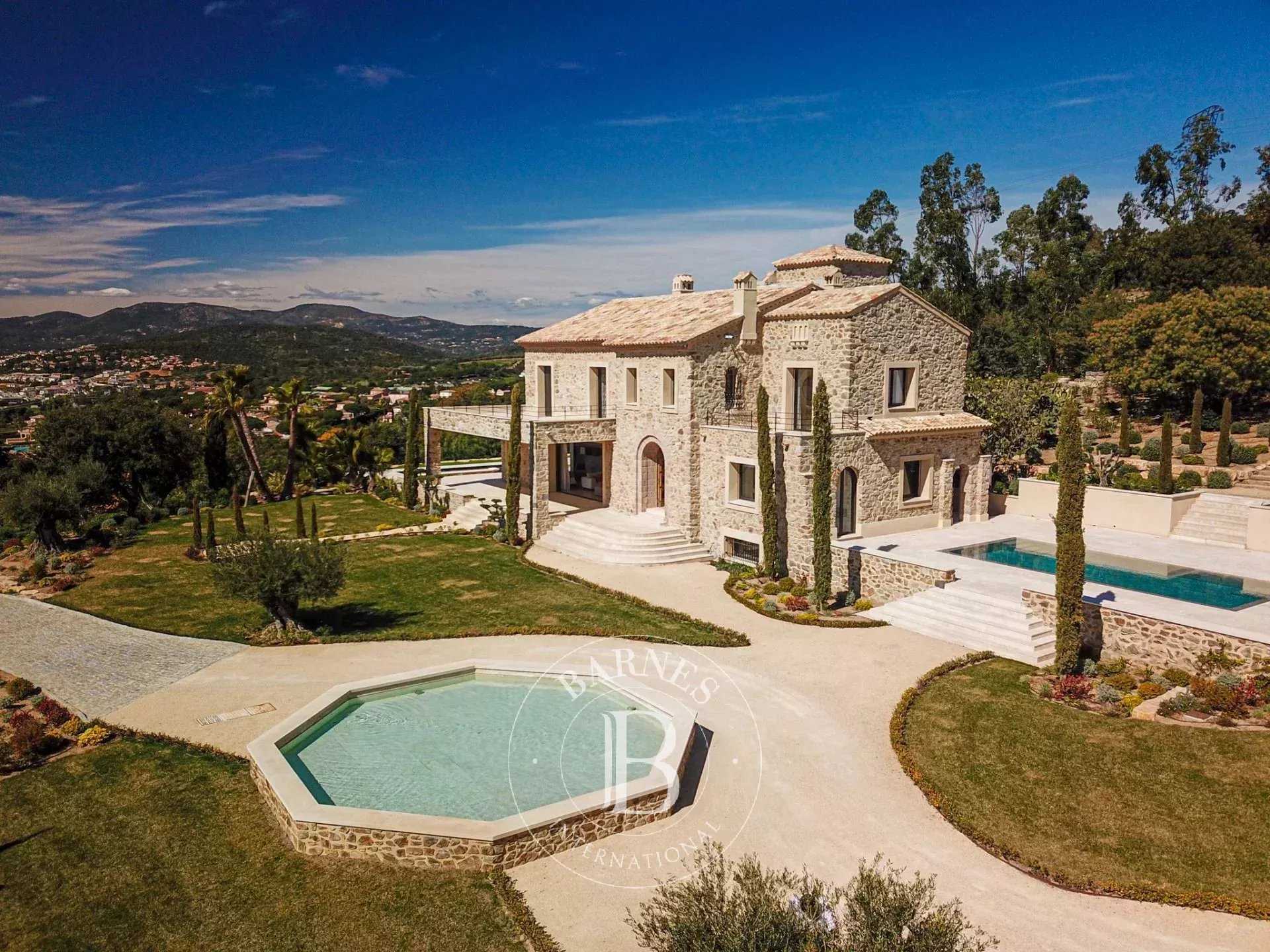 Sainte-Maxime  - Property 8 Bedrooms