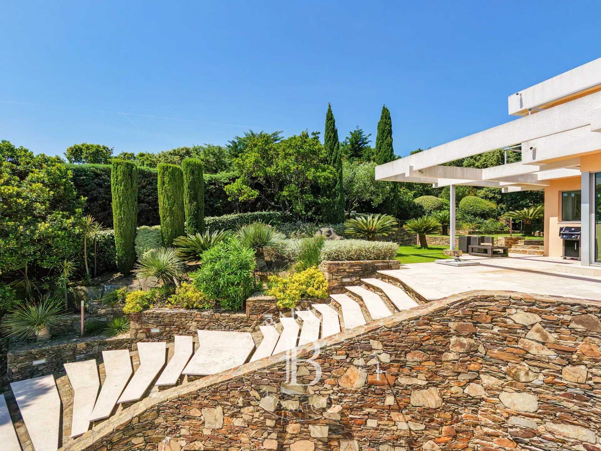 Grimaud  - Villa 9 Pi&egrave;ces 5 Chambres