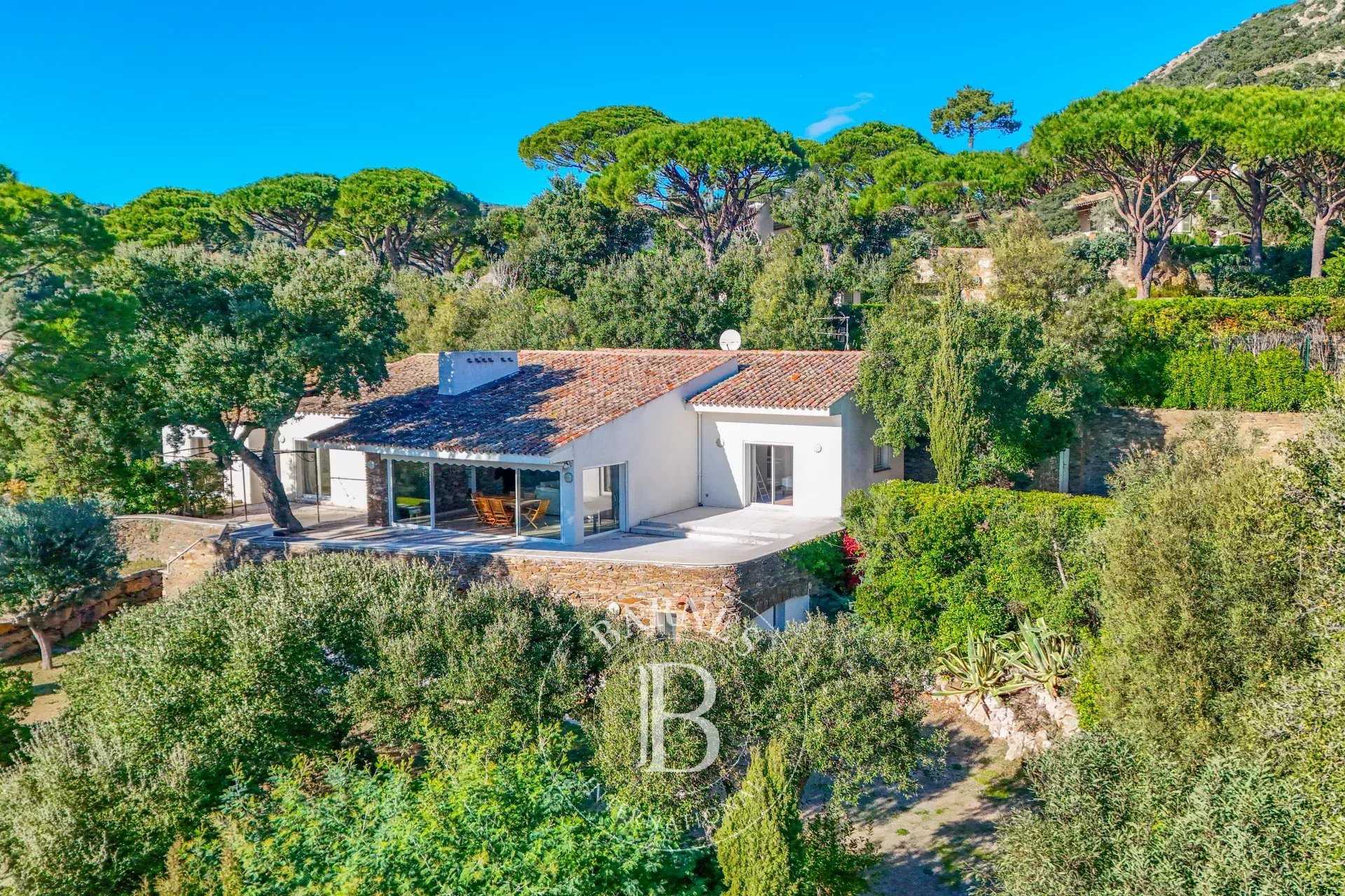 Grimaud  - Villa 7 Pièces 5 Chambres