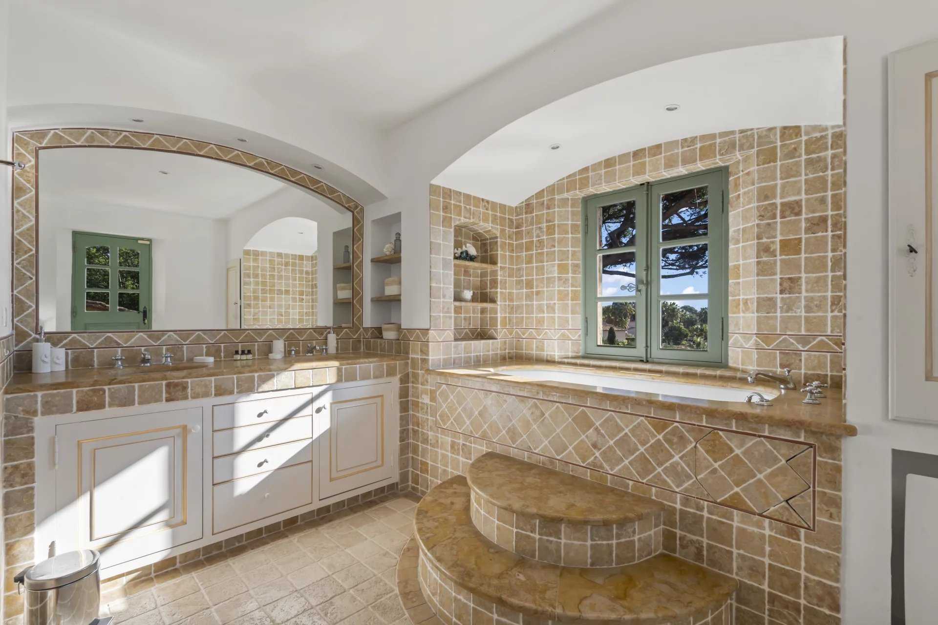 Grimaud  - Villa 7 Pi&egrave;ces 5 Chambres