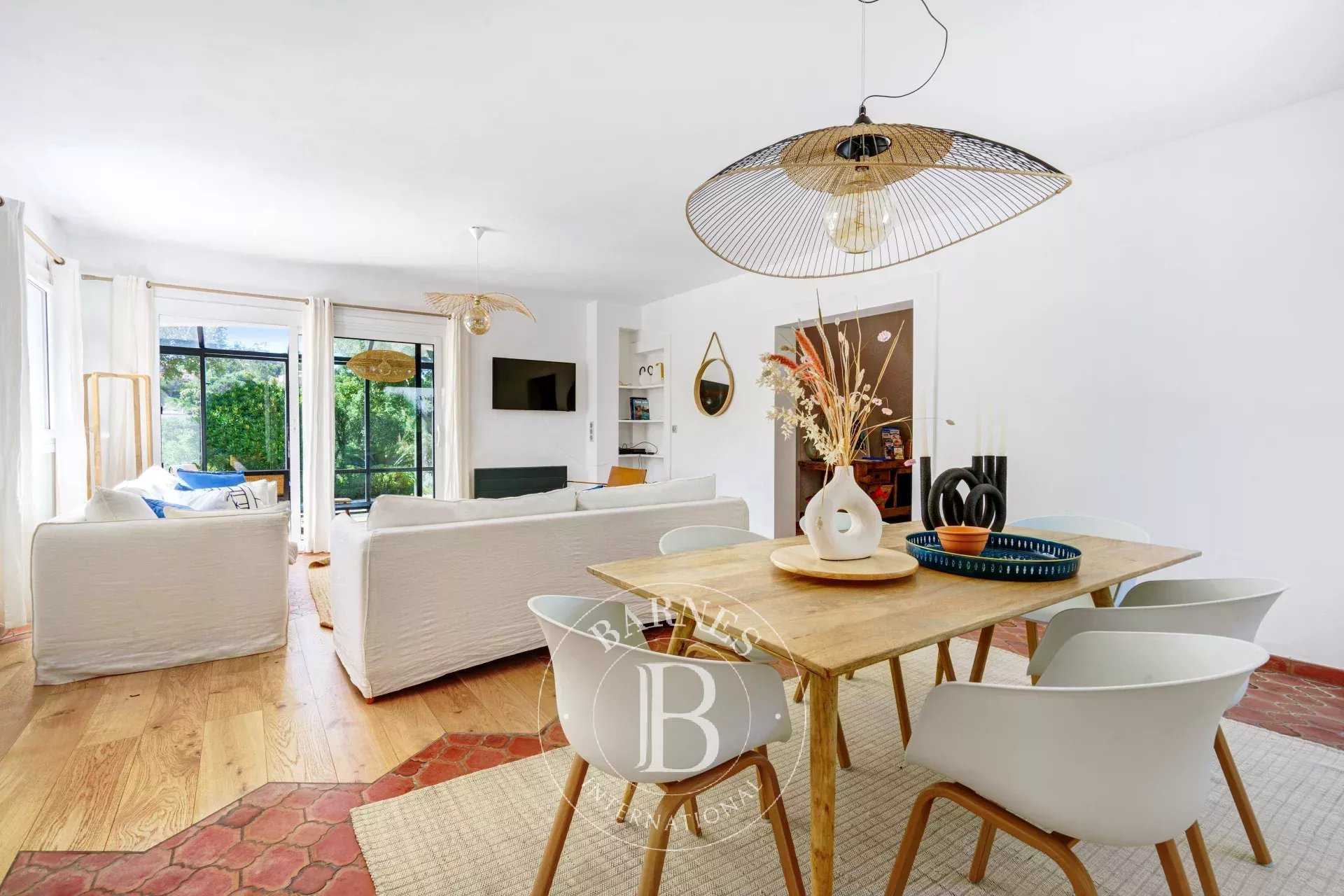 Roquebrune-sur-Argens  - Villa 