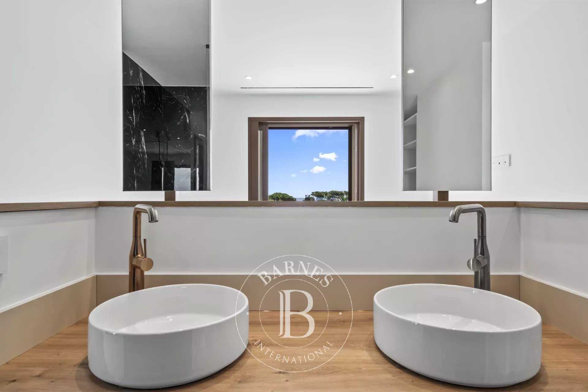 Roquebrune-sur-Argens  - Villa 7 Pi&egrave;ces 5 Chambres