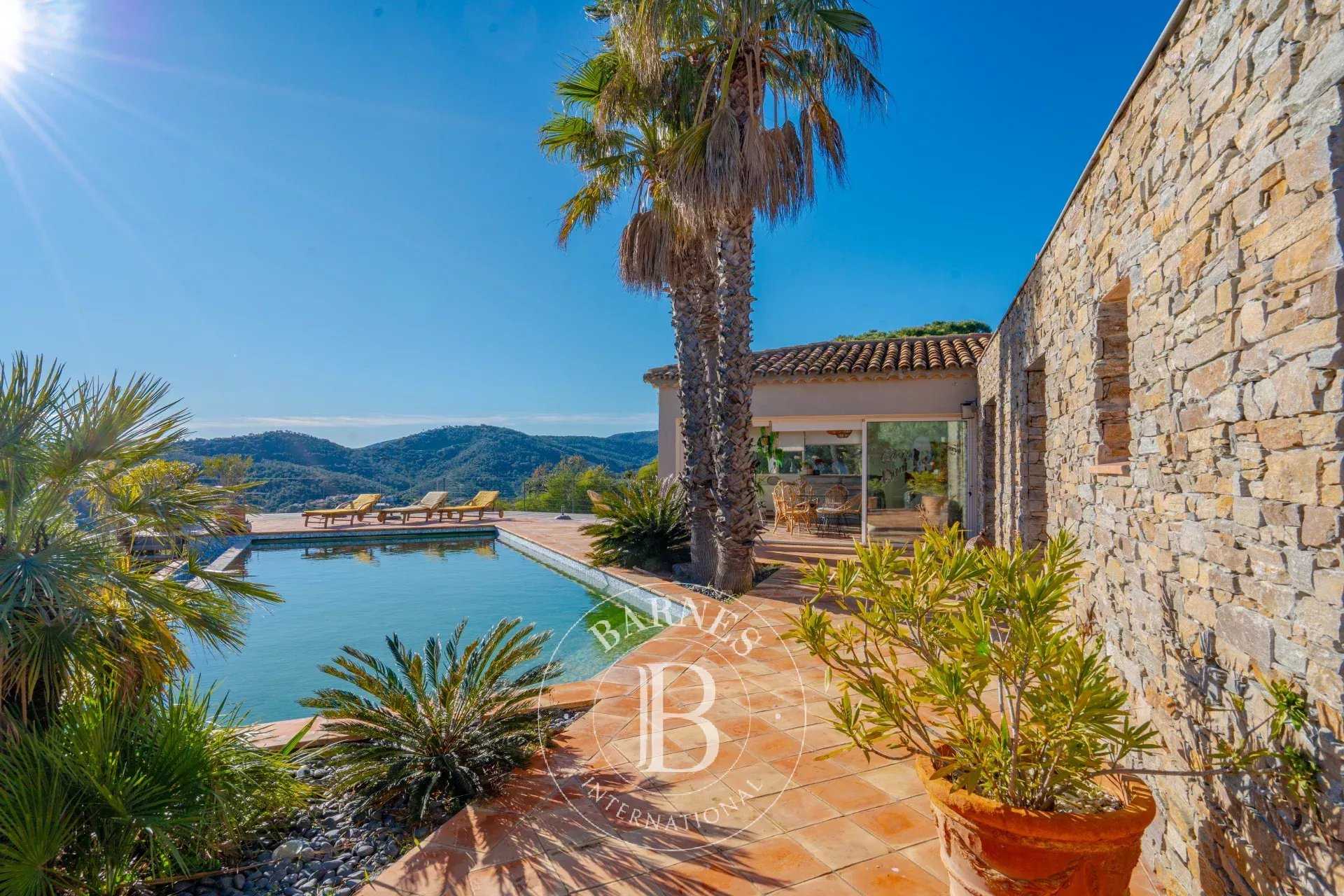 Roquebrune-sur-Argens  - Villa 4 Bedrooms