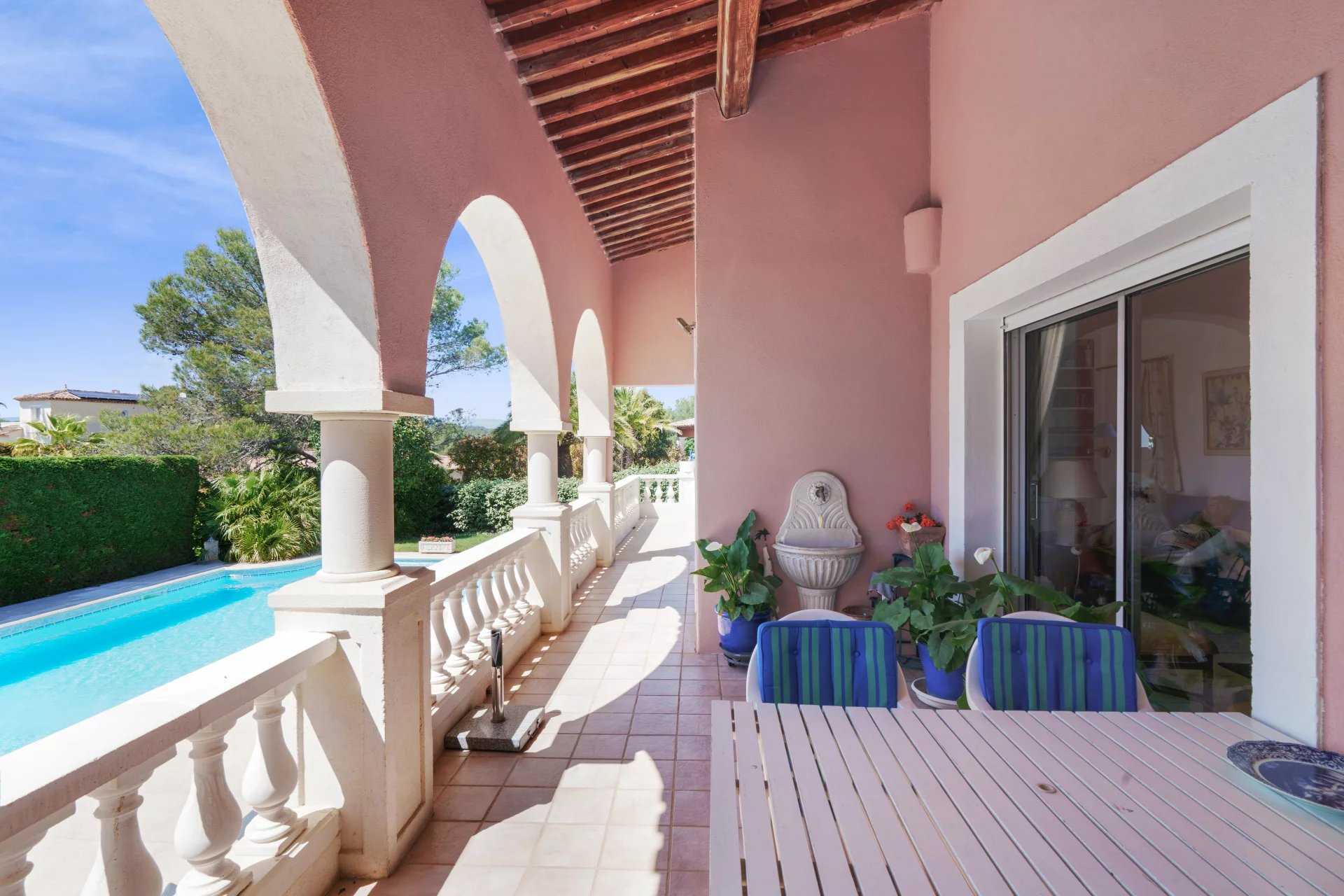 Fréjus  - Villa 8 Pièces 4 Chambres