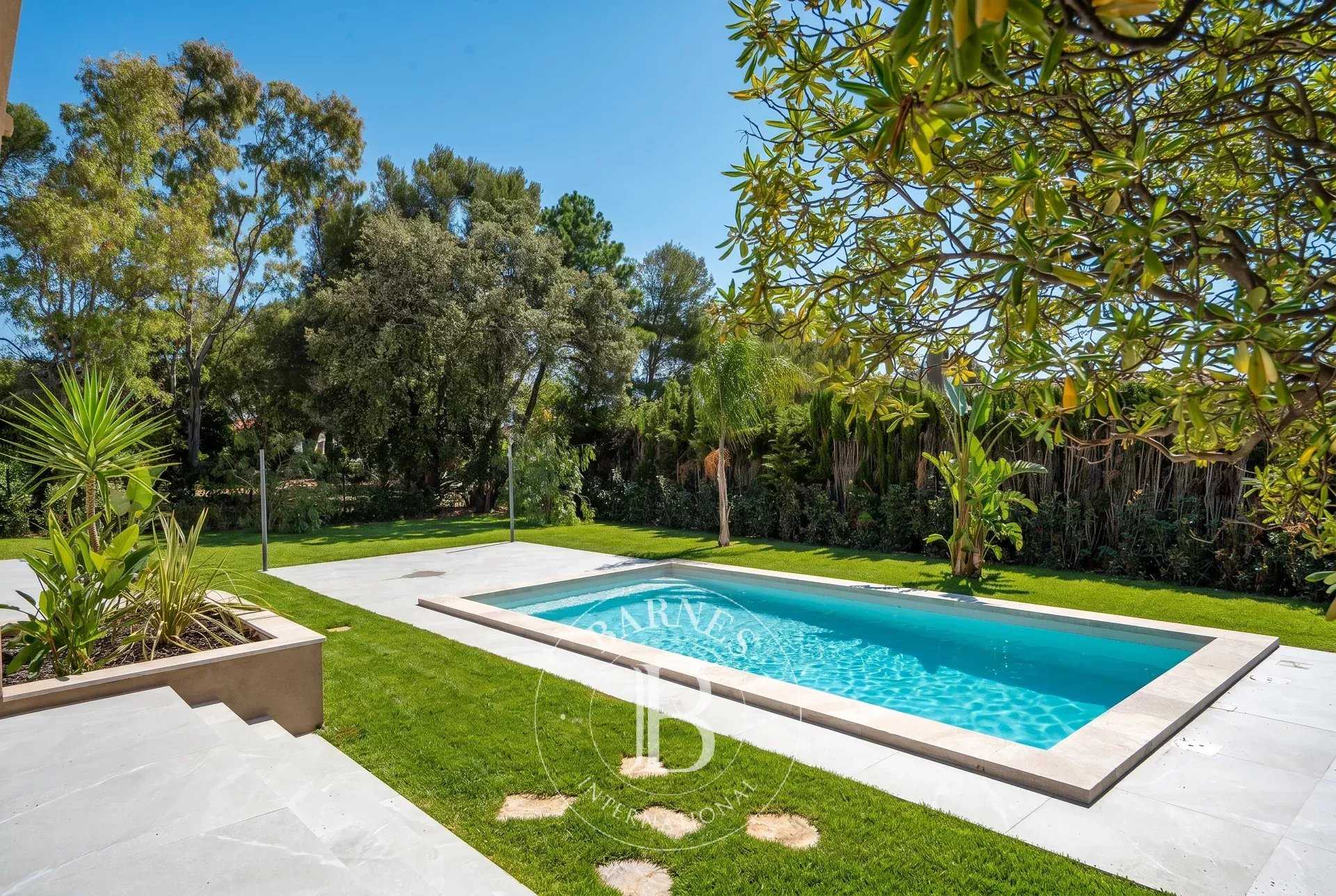 Roquebrune-sur-Argens  - Villa 7 Pi&egrave;ces 5 Chambres