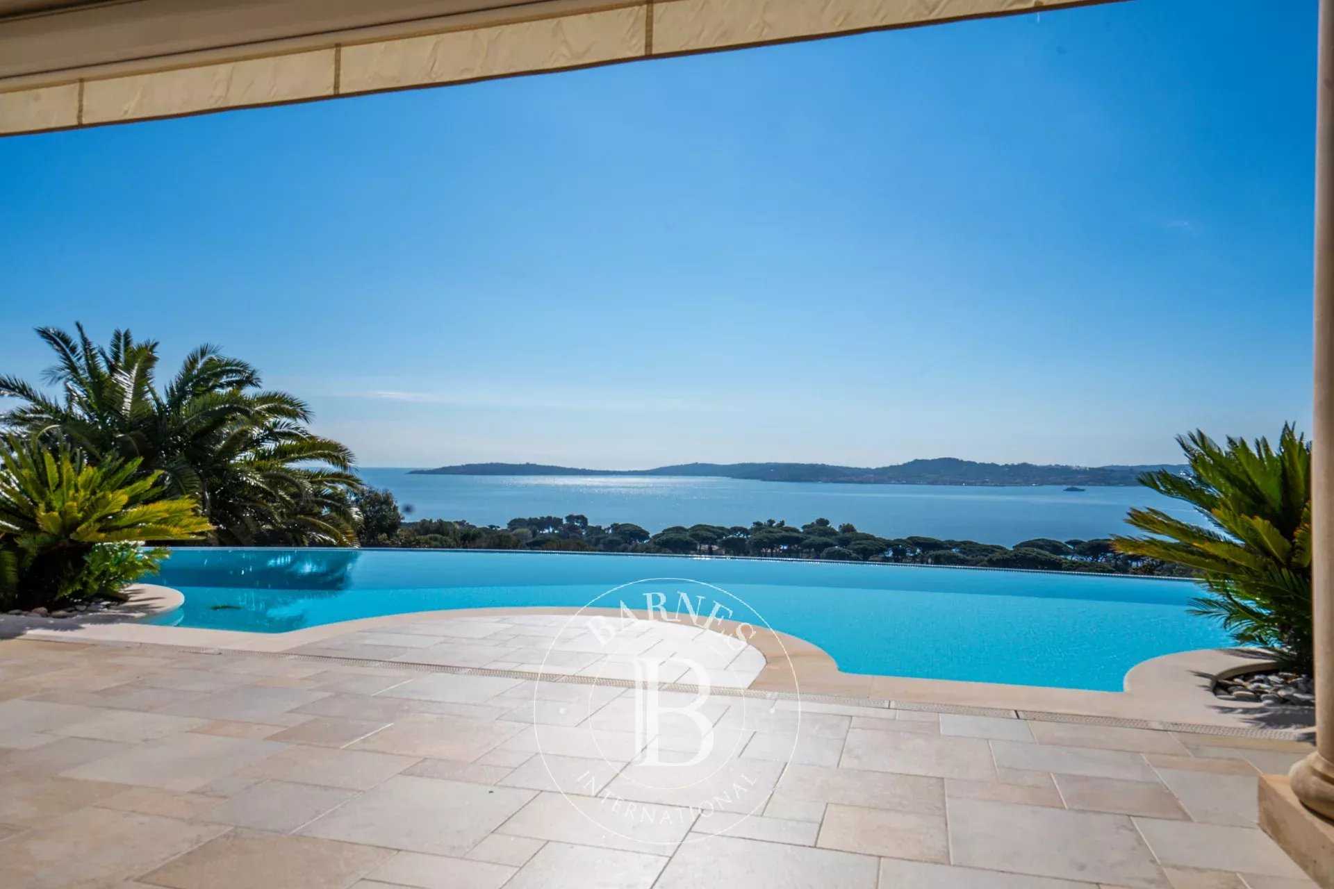 Grimaud  - Villa 10 Pi&egrave;ces 5 Chambres