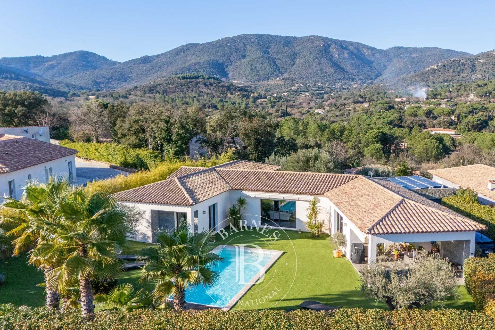 Le Plan-de-la-Tour  - Villa 4 Bedrooms