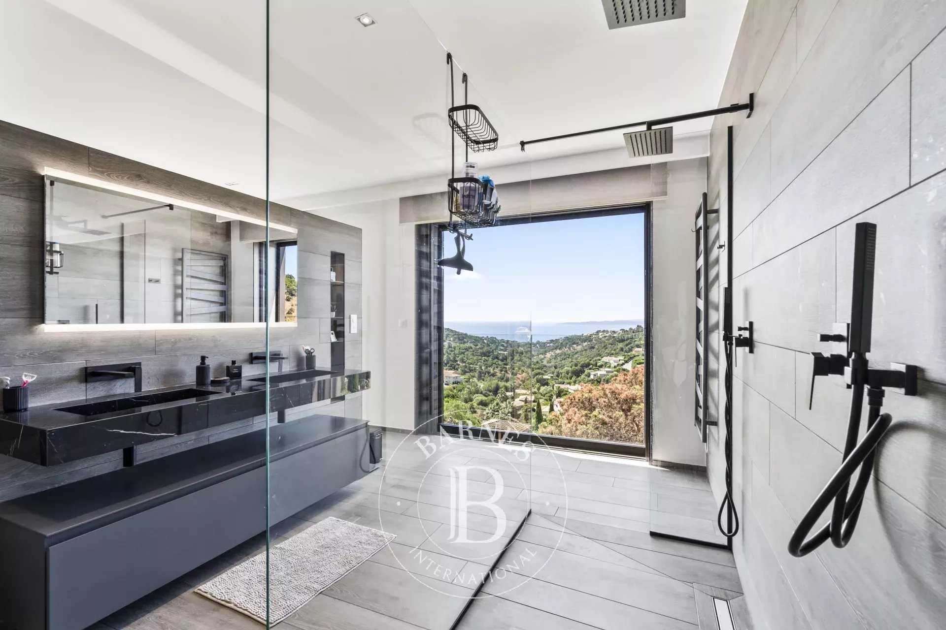 Roquebrune-sur-Argens  - Villa  4 Chambres