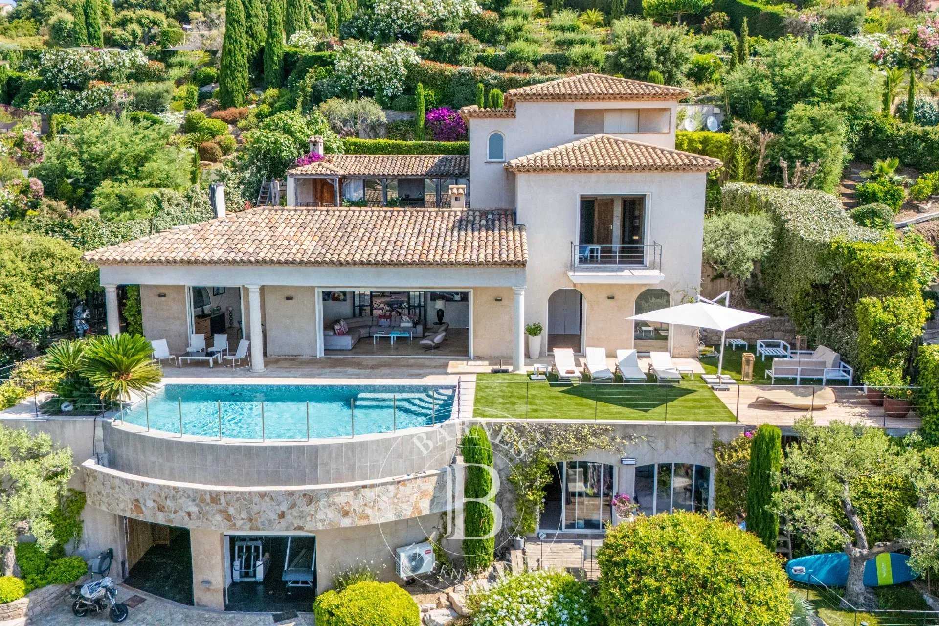 Sainte-Maxime  - Villa 13 Pièces 5 Chambres