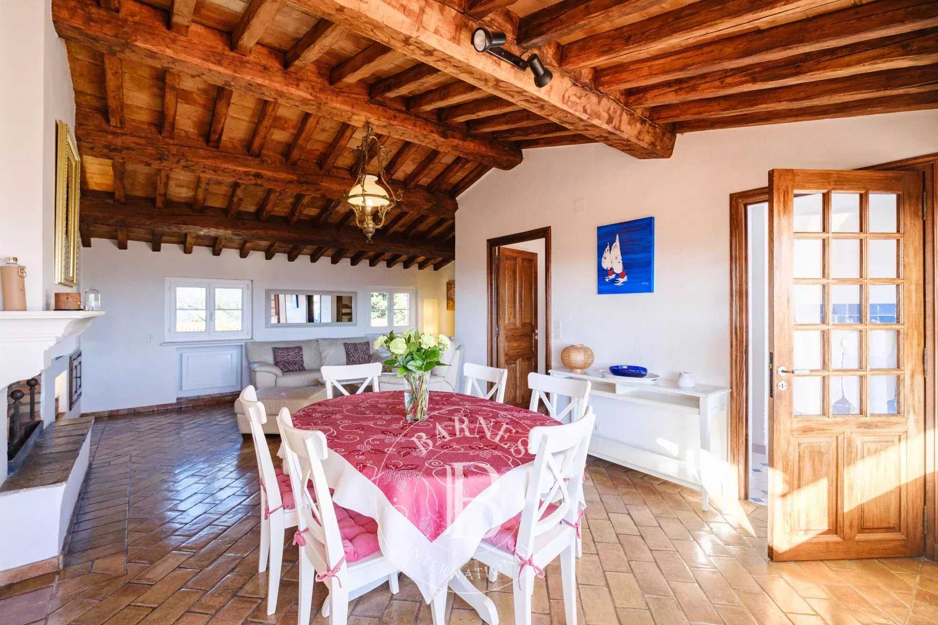 Grimaud  - Appartement 4 Pièces, 1 Chambre