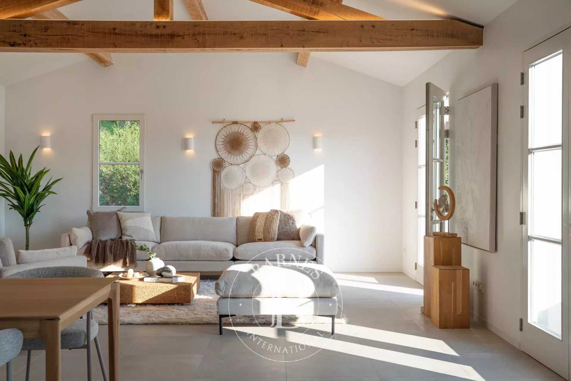 Grimaud  - Maison 7 Pi&egrave;ces 5 Chambres