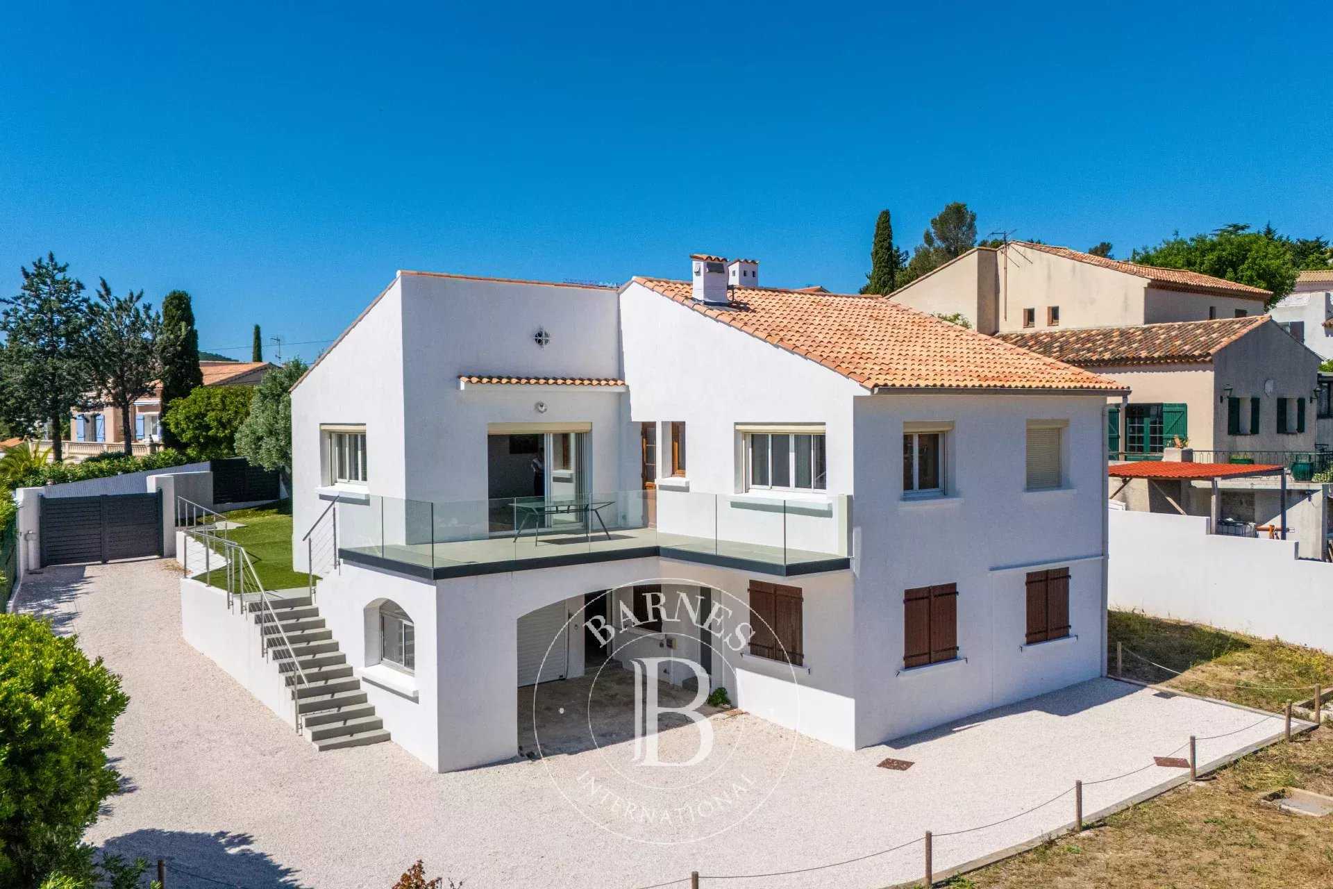 Saint Aygulf  - Villa 7 Pièces 4 Chambres