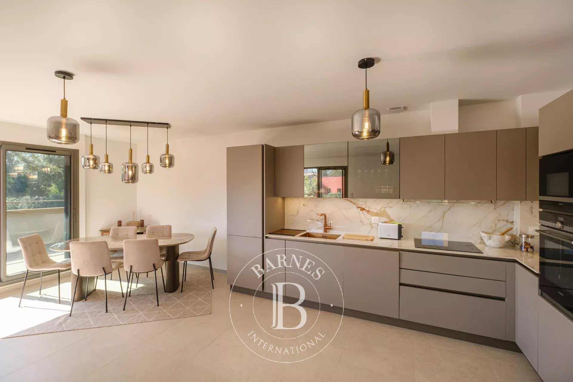 Grimaud  - Appartement 3 Pi&egrave;ces 2 Chambres