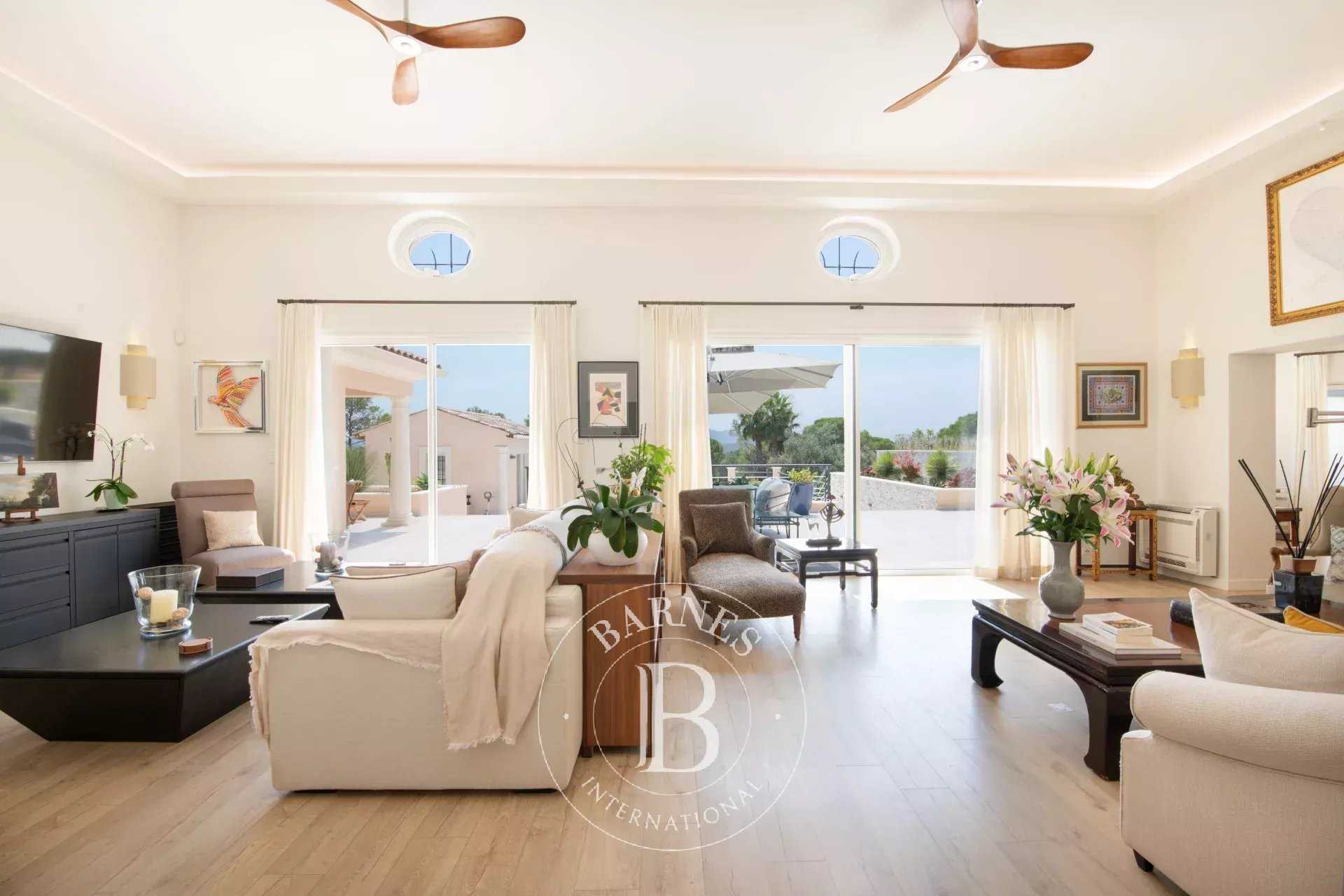 Roquebrune-sur-Argens  - Villa 7 Pi&egrave;ces