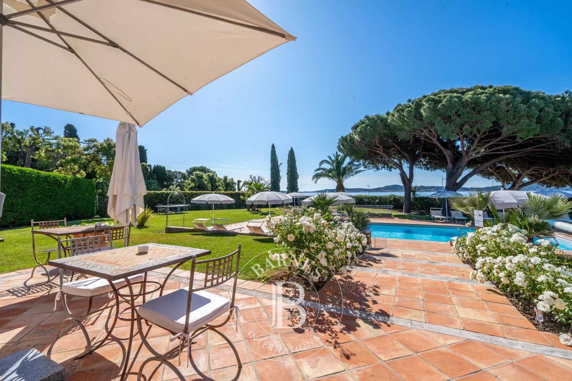 Grimaud  - Propriété 12 Pièces 12 Chambres