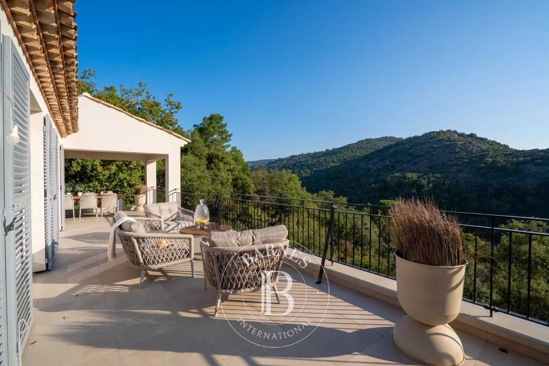 Grimaud  - Maison 7 Pi&egrave;ces 5 Chambres