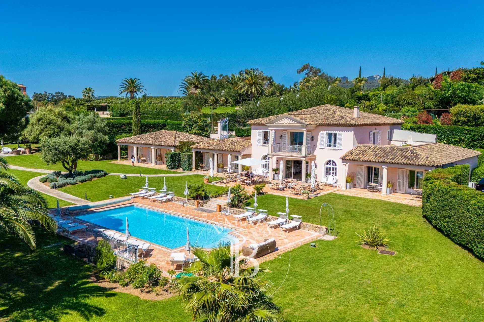 Grimaud  - Propriété 12 Pièces 12 Chambres