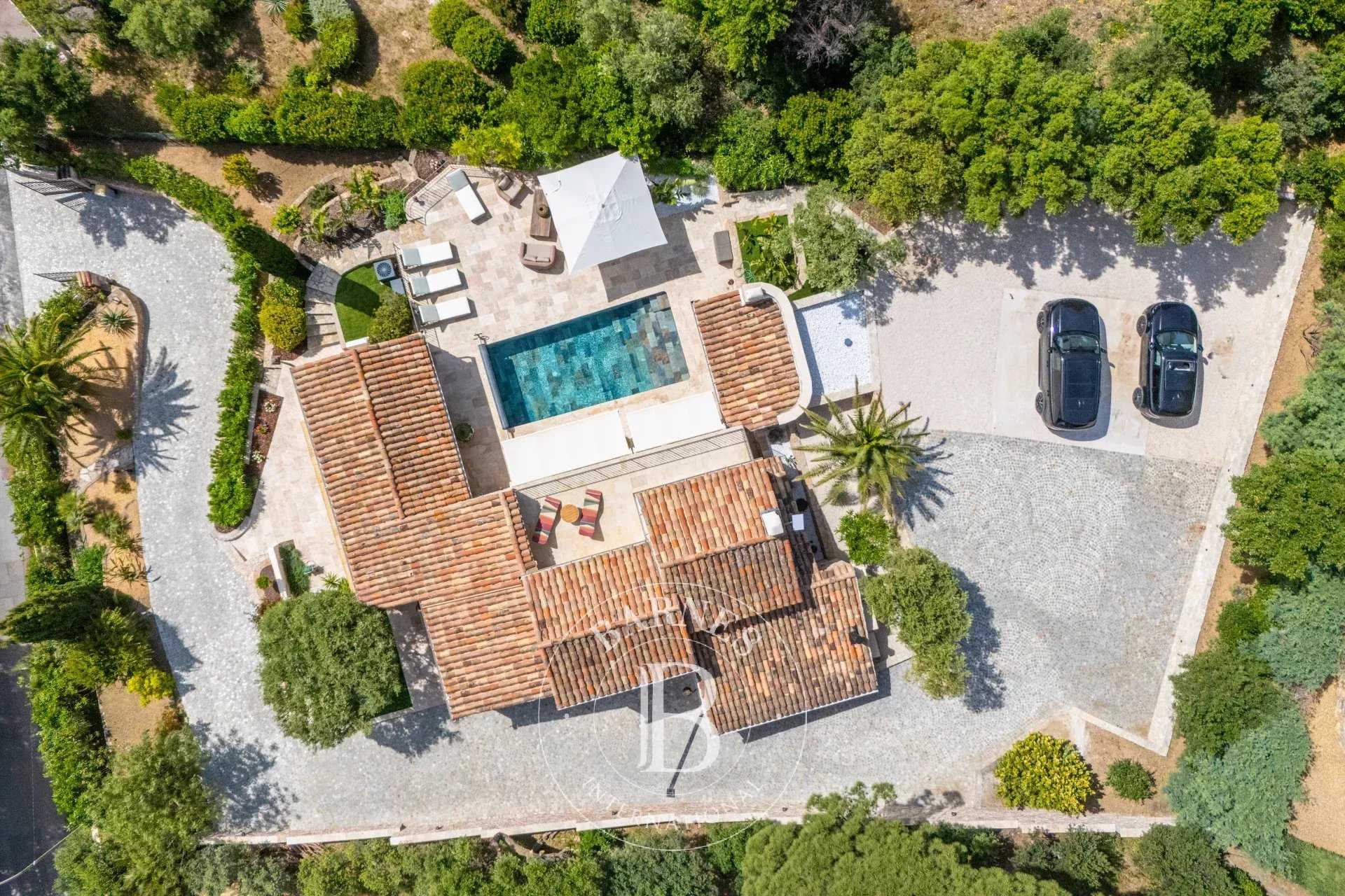 Villa Les Issambres  -  ref 85951688 (picture 2)