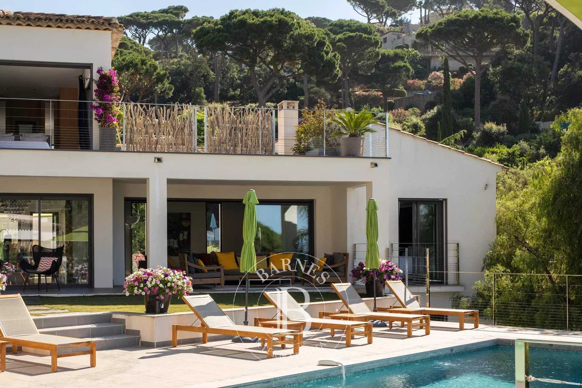 Villa Sainte-Maxime  -  ref 84772924 (picture 3)