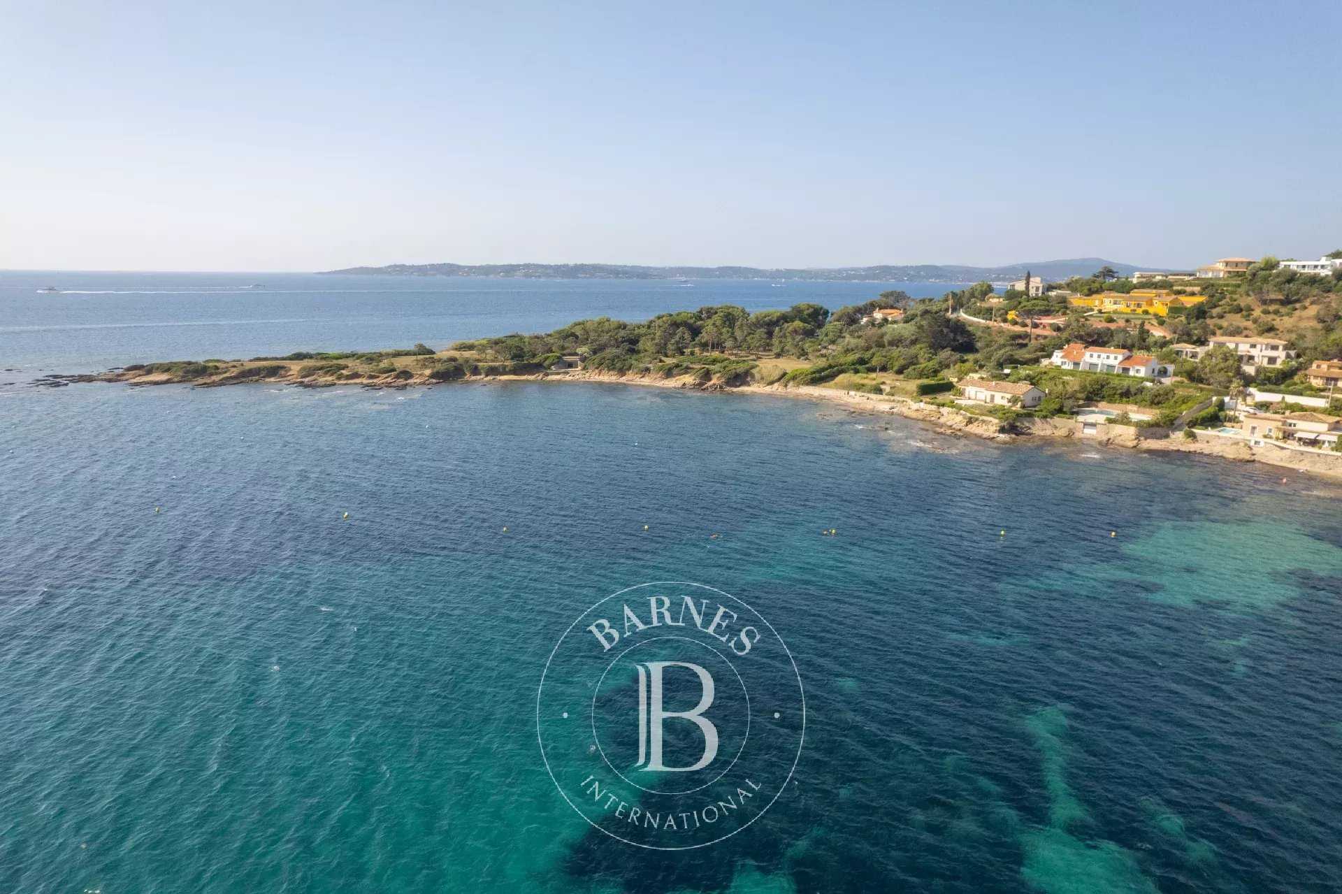 Villa Sainte-Maxime  -  ref 82933995 (picture 1)