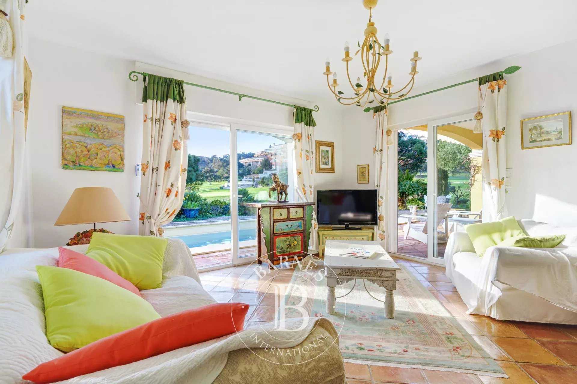 Villa Sainte-Maxime  -  ref 85676700 (picture 3)