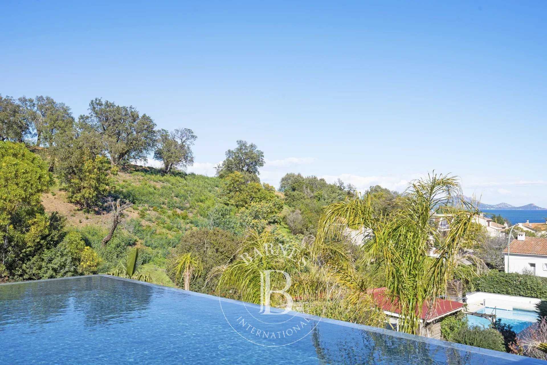 Villa Les Issambres - Ref 84155786