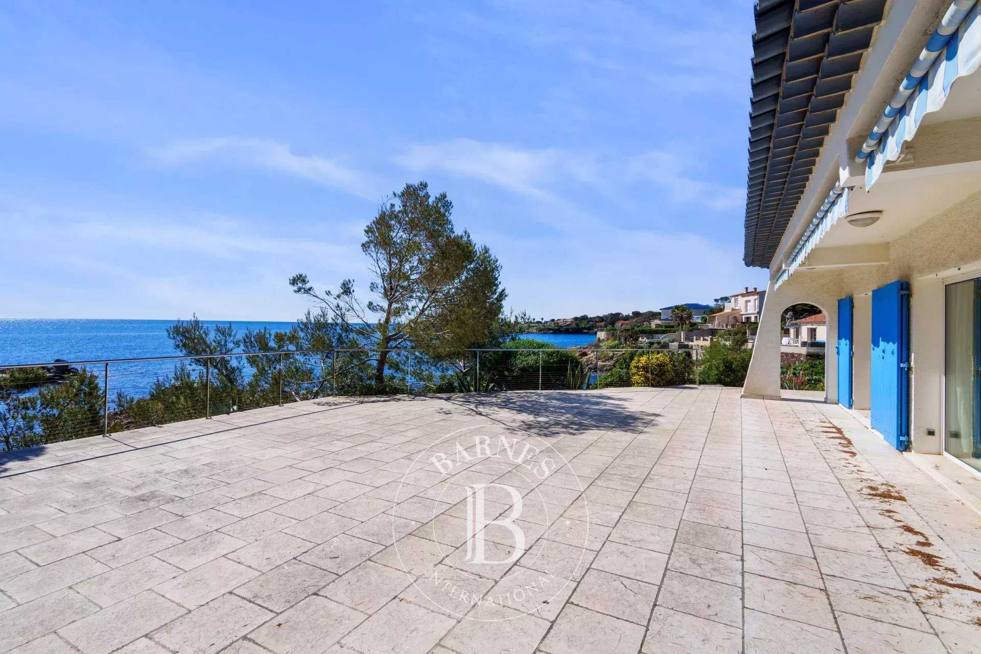 Villa Les Issambres  -  ref 85897503 (picture 1)