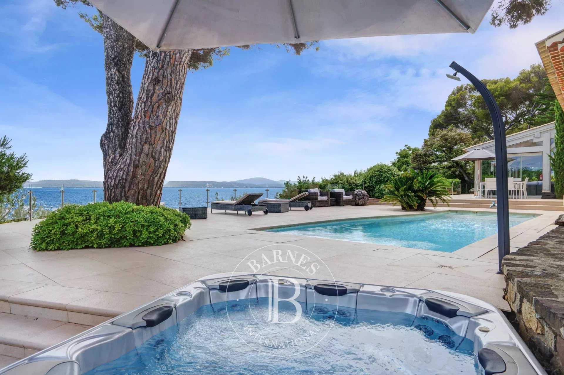 Villa Sainte-Maxime  -  ref 85579000 (picture 2)