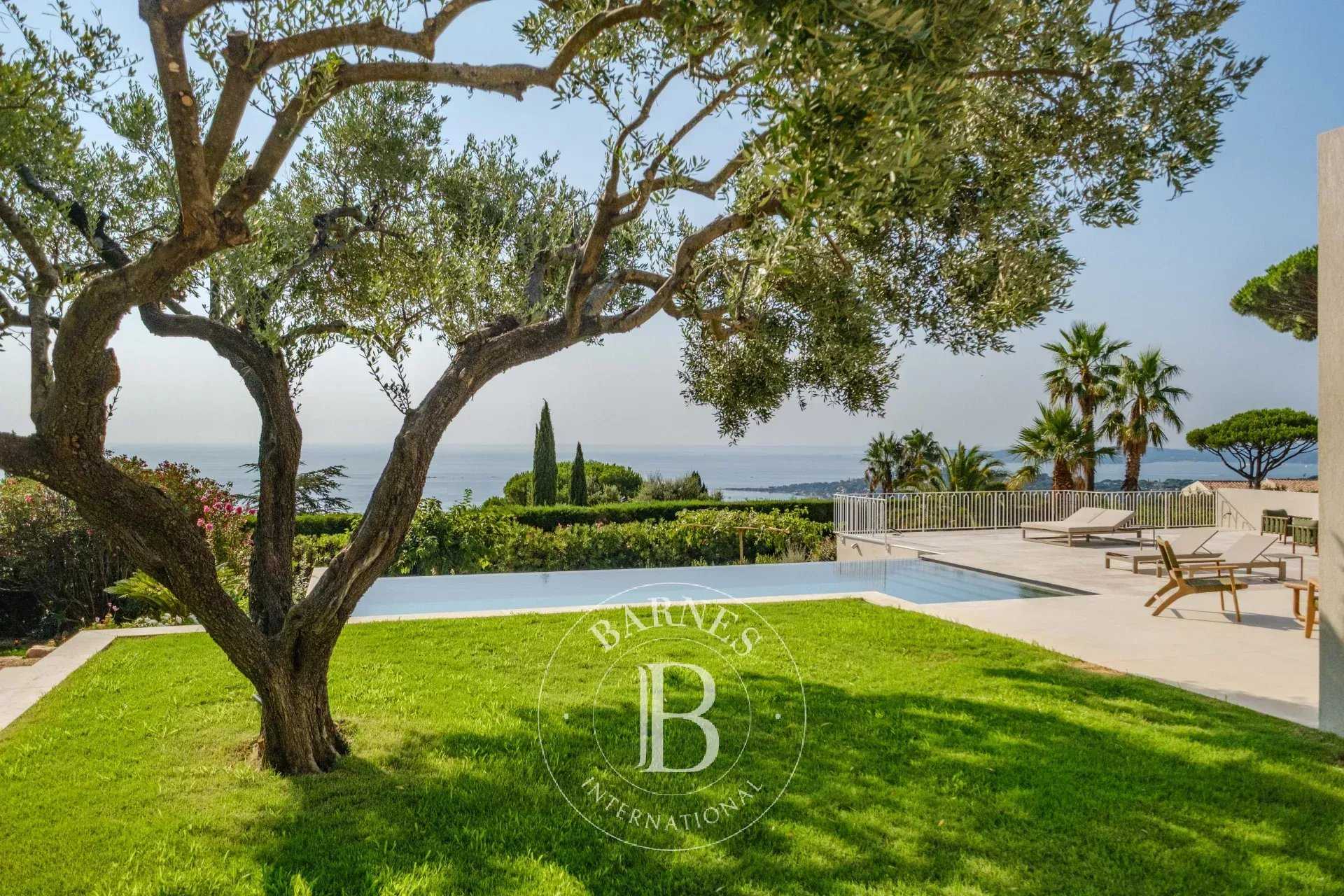 Villa Sainte-Maxime  -  ref 8180801 (picture 1)