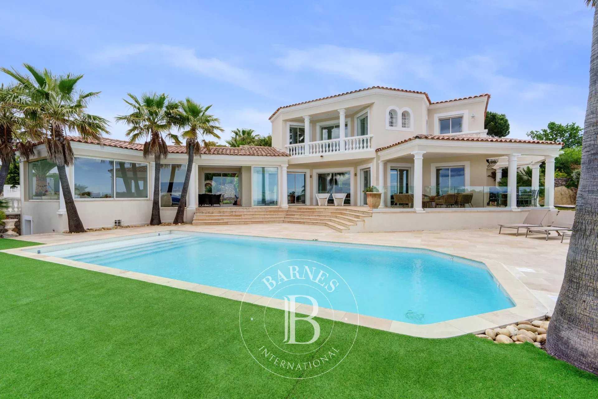 Villa Sainte-Maxime  -  ref 85934026 (picture 2)