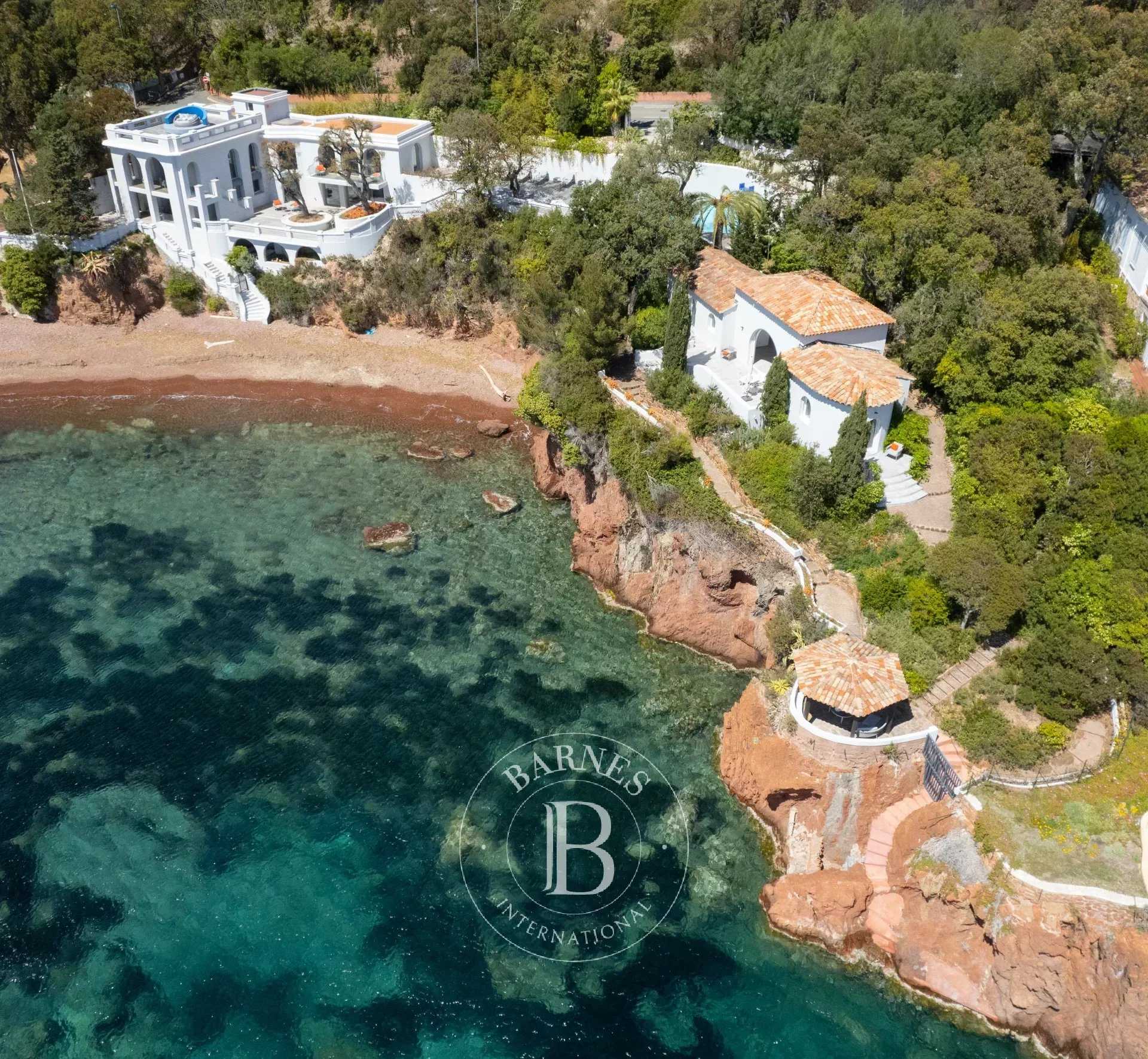 Propriété Saint-Raphaël  -  ref 82477872 (picture 2)