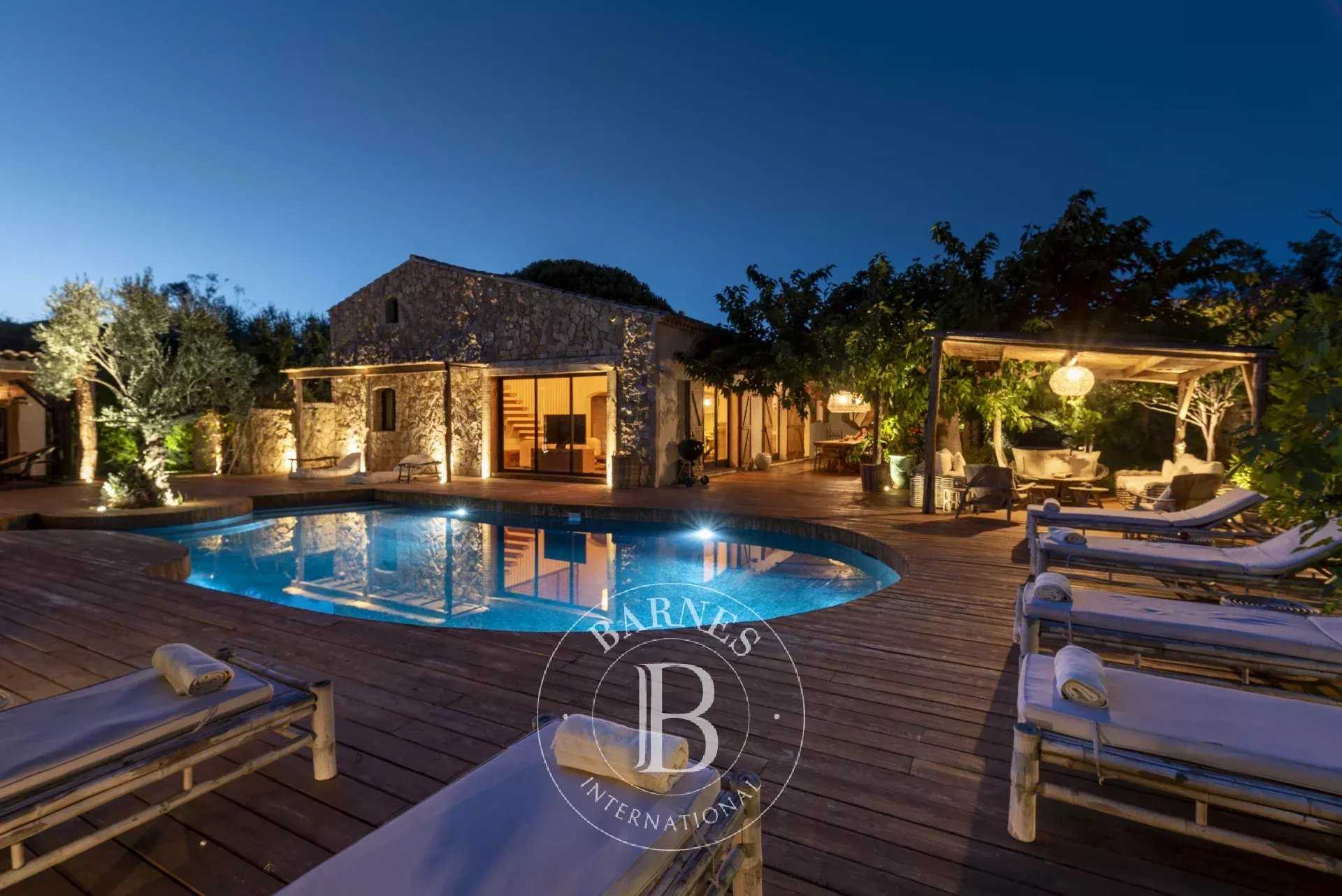 Grimaud  - Villa 6 Pièces 5 Chambres
