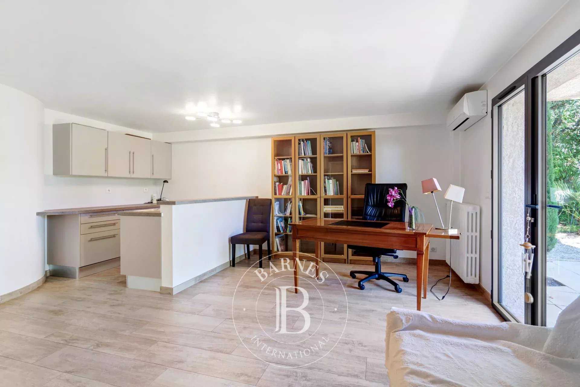 Maison Sainte-Maxime  -  ref 85160230 (picture 2)