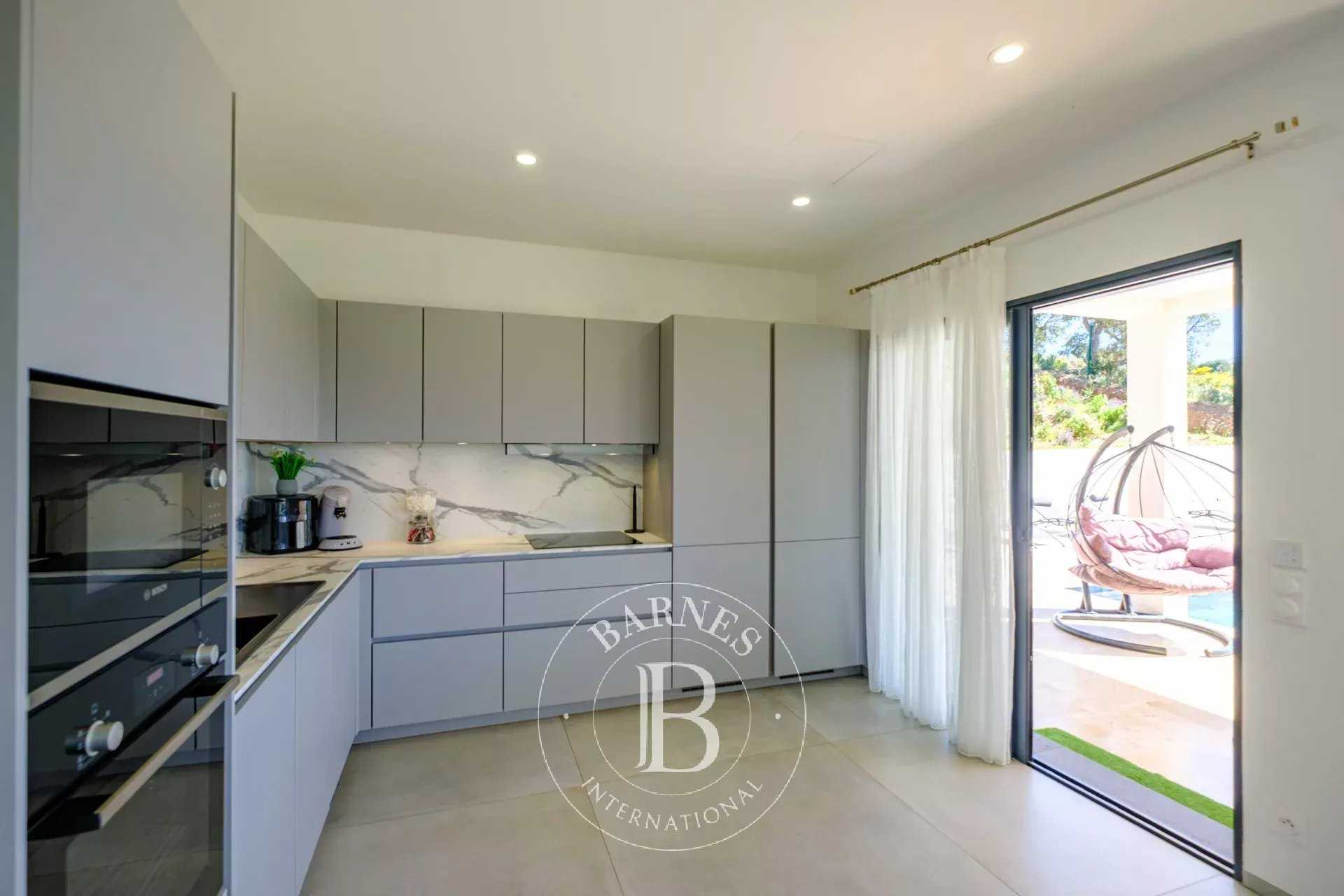 Villa Sainte-Maxime  -  ref 86906517 (picture 3)