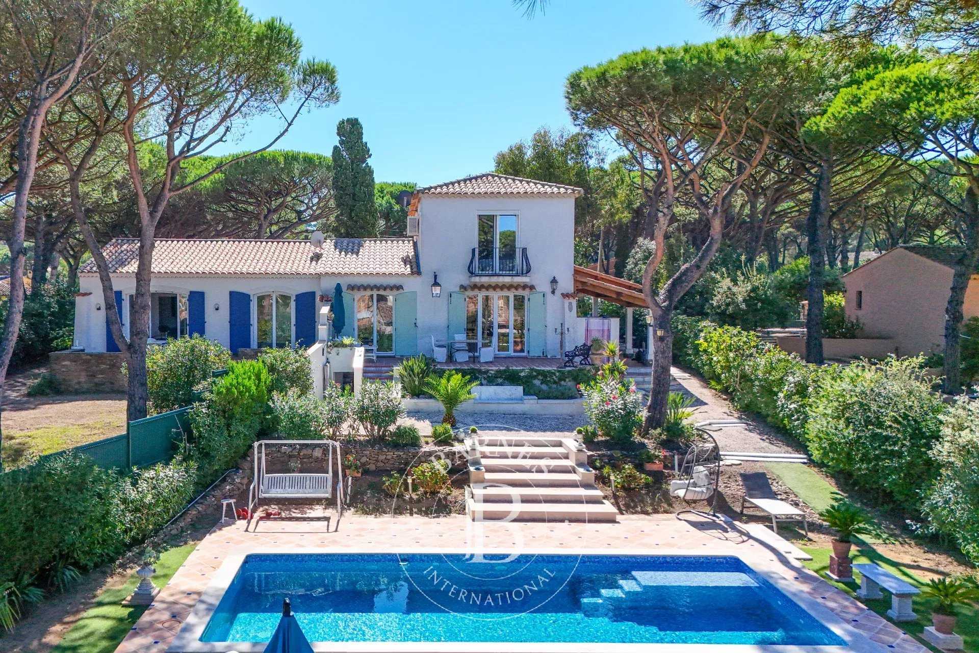 Villa Sainte-Maxime  -  ref 86333035 (picture 1)