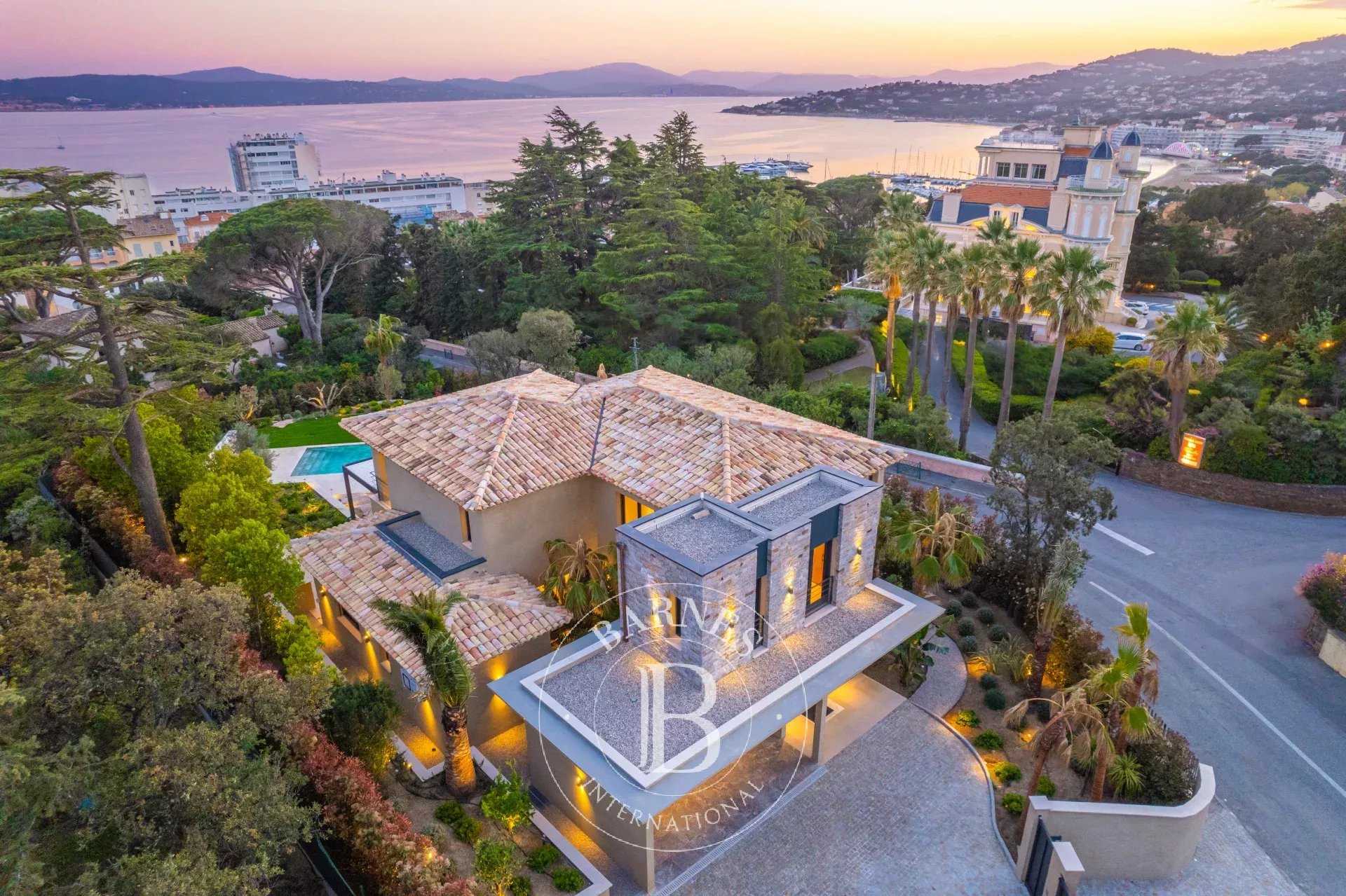 Villa Sainte-Maxime  -  ref 83968314 (picture 1)