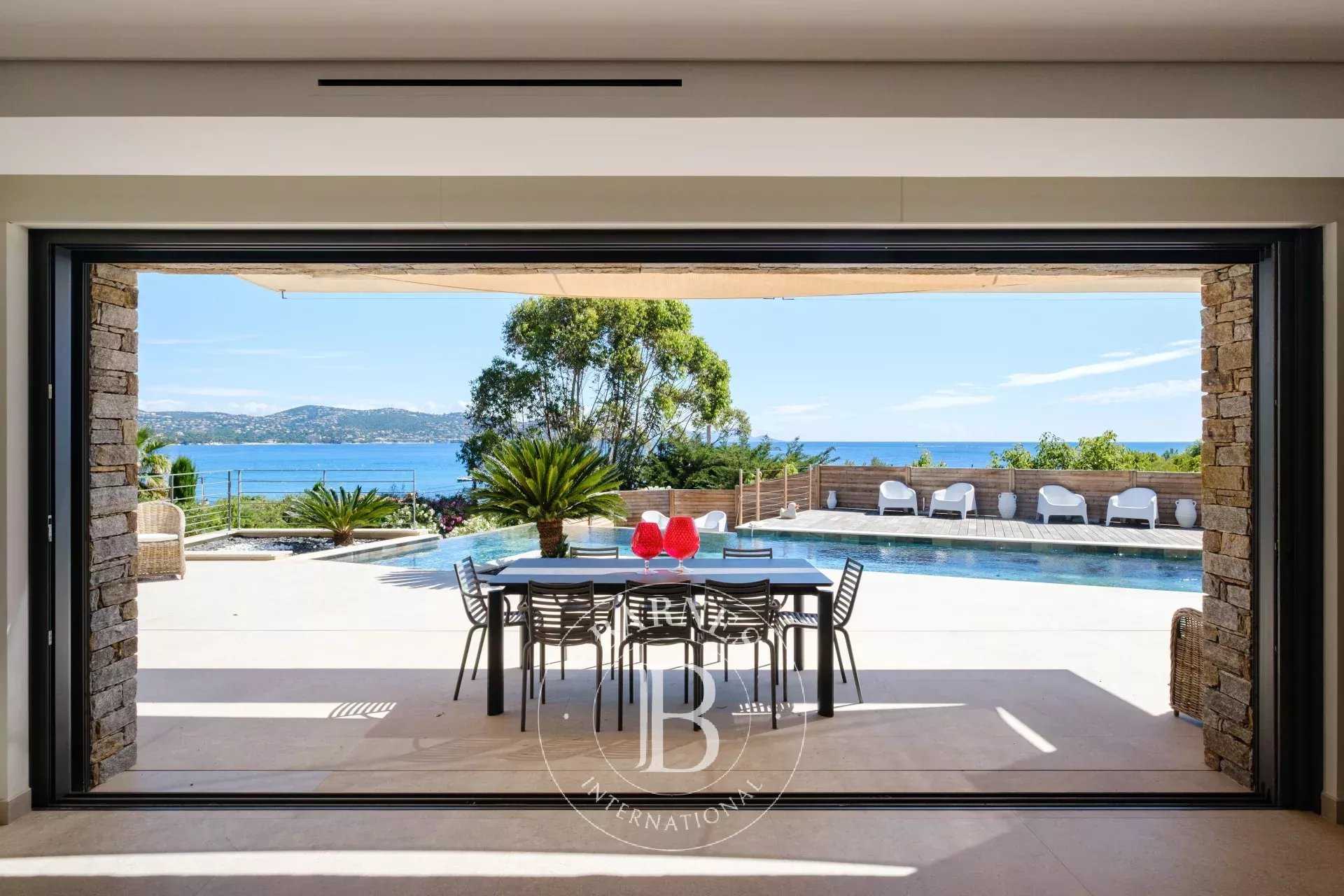 Villa Sainte-Maxime  -  ref 82933995 (picture 1)