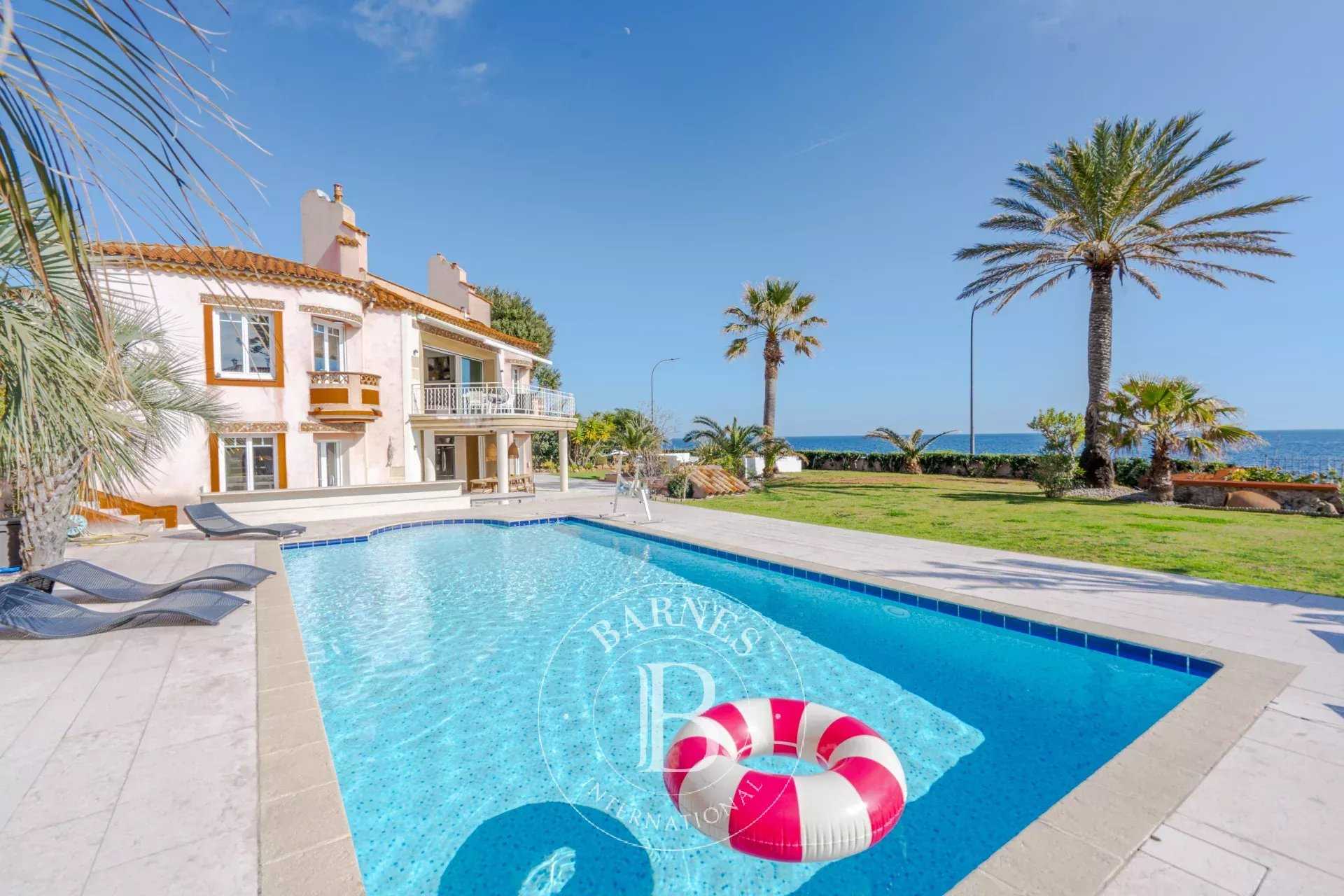 Villa Sainte-Maxime  -  ref 86790928 (picture 1)