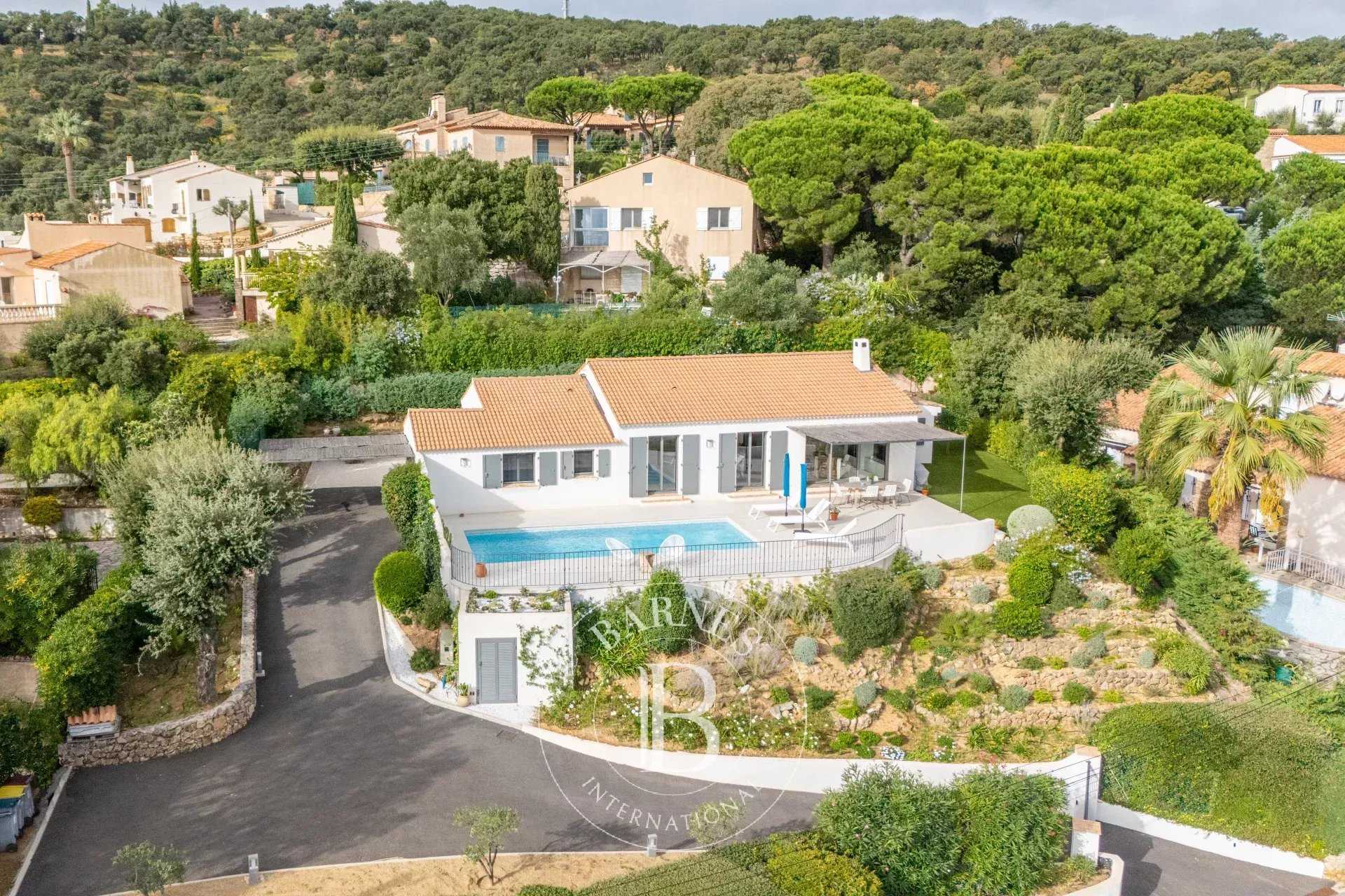 Villa Sainte-Maxime  -  ref 85300505 (picture 1)