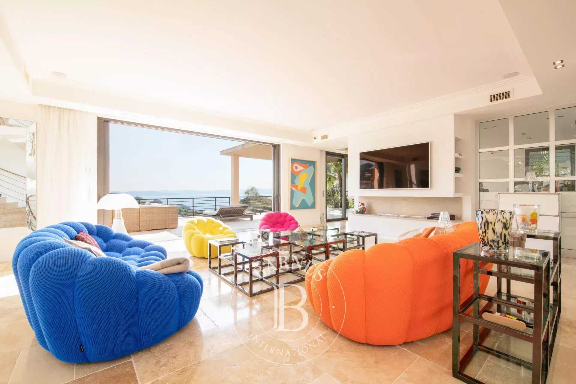 Villa Sainte-Maxime  -  ref 82364185 (picture 2)