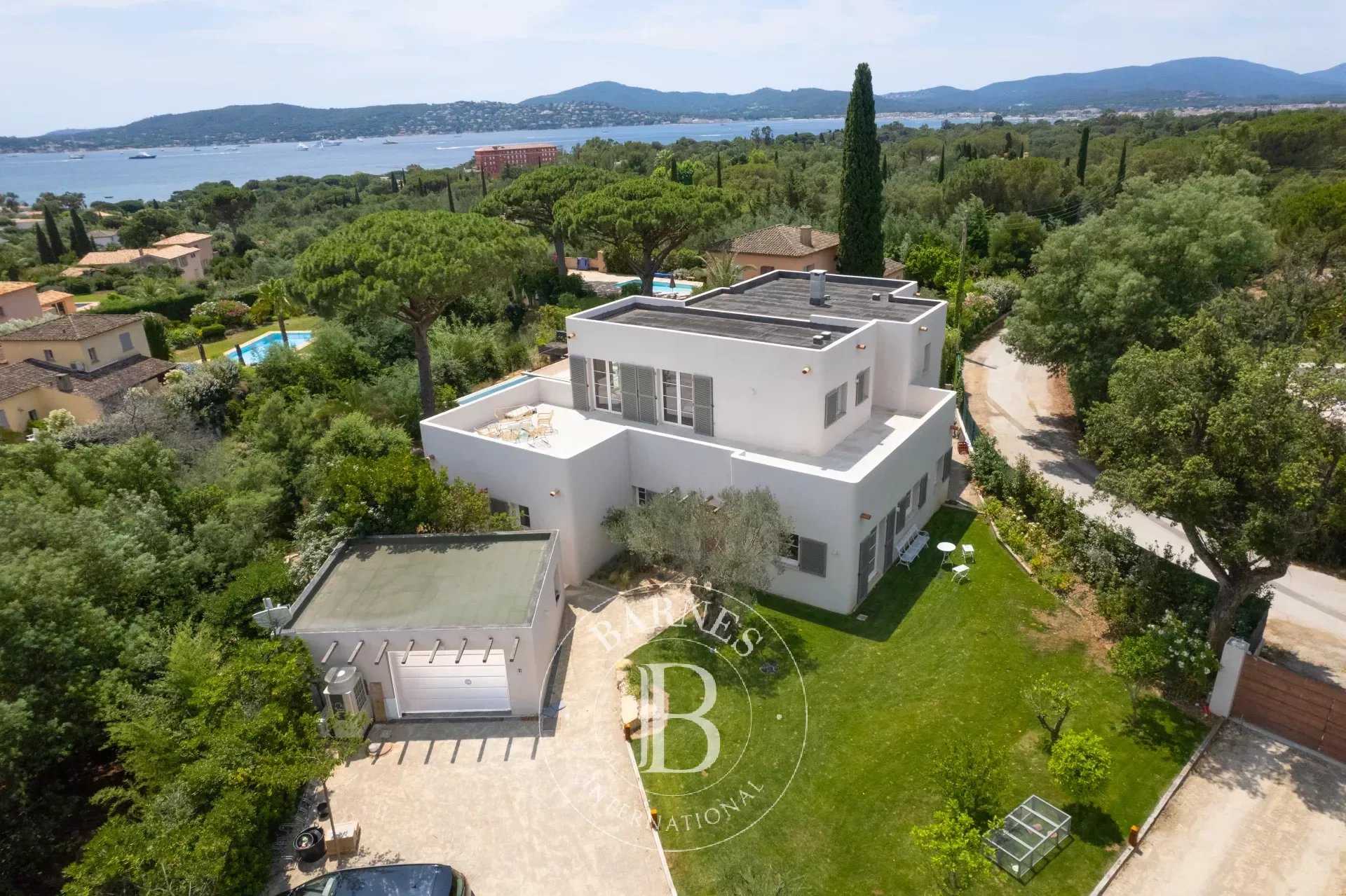 Villa Grimaud  -  ref 82980608 (picture 3)