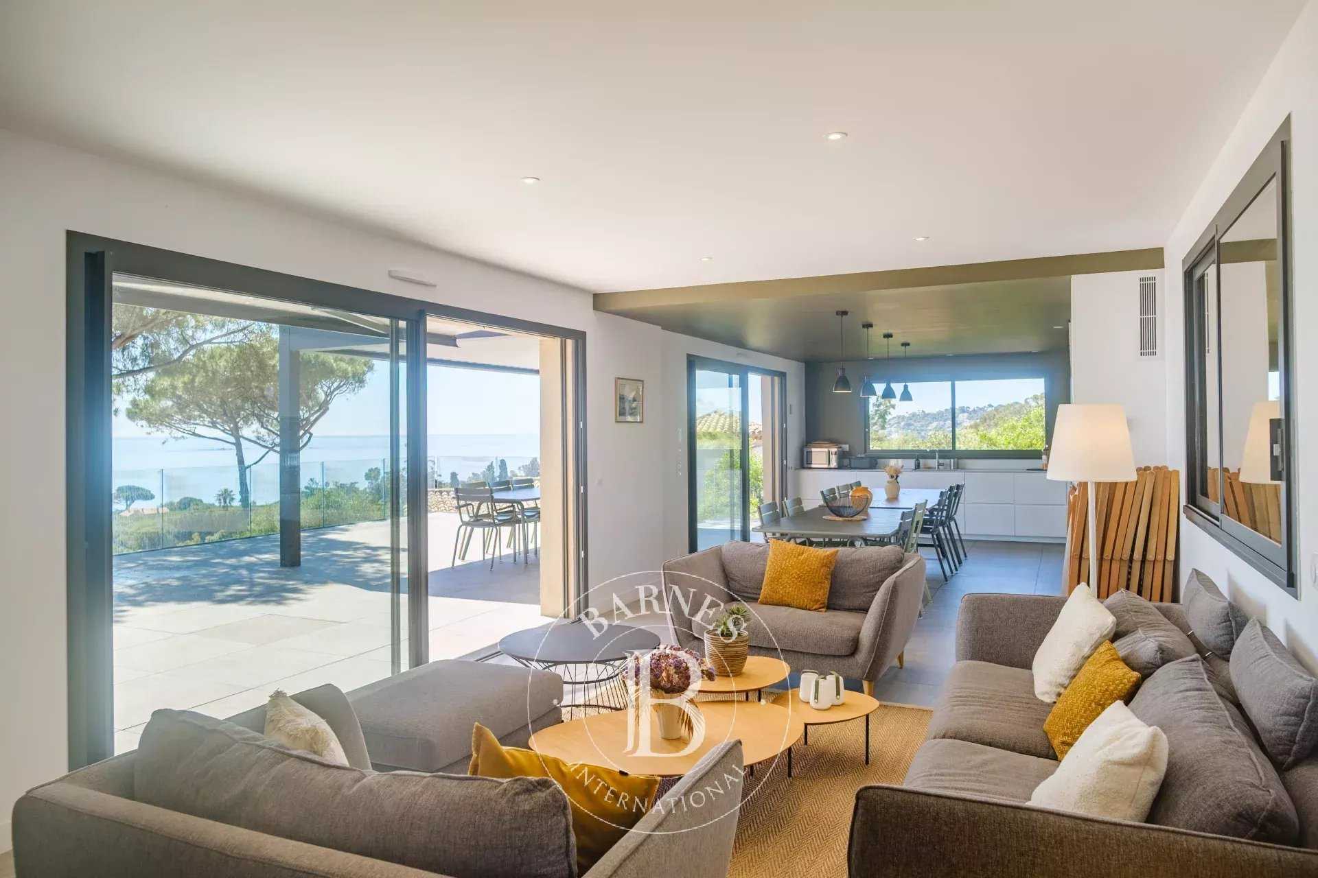 Villa Sainte-Maxime  -  ref 82564433 (picture 2)
