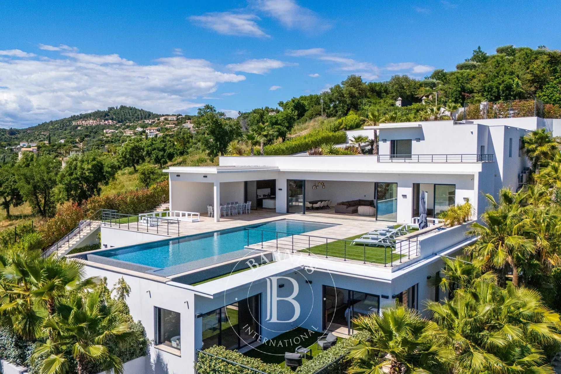 Villa Les Issambres  -  ref 85147884 (picture 1)