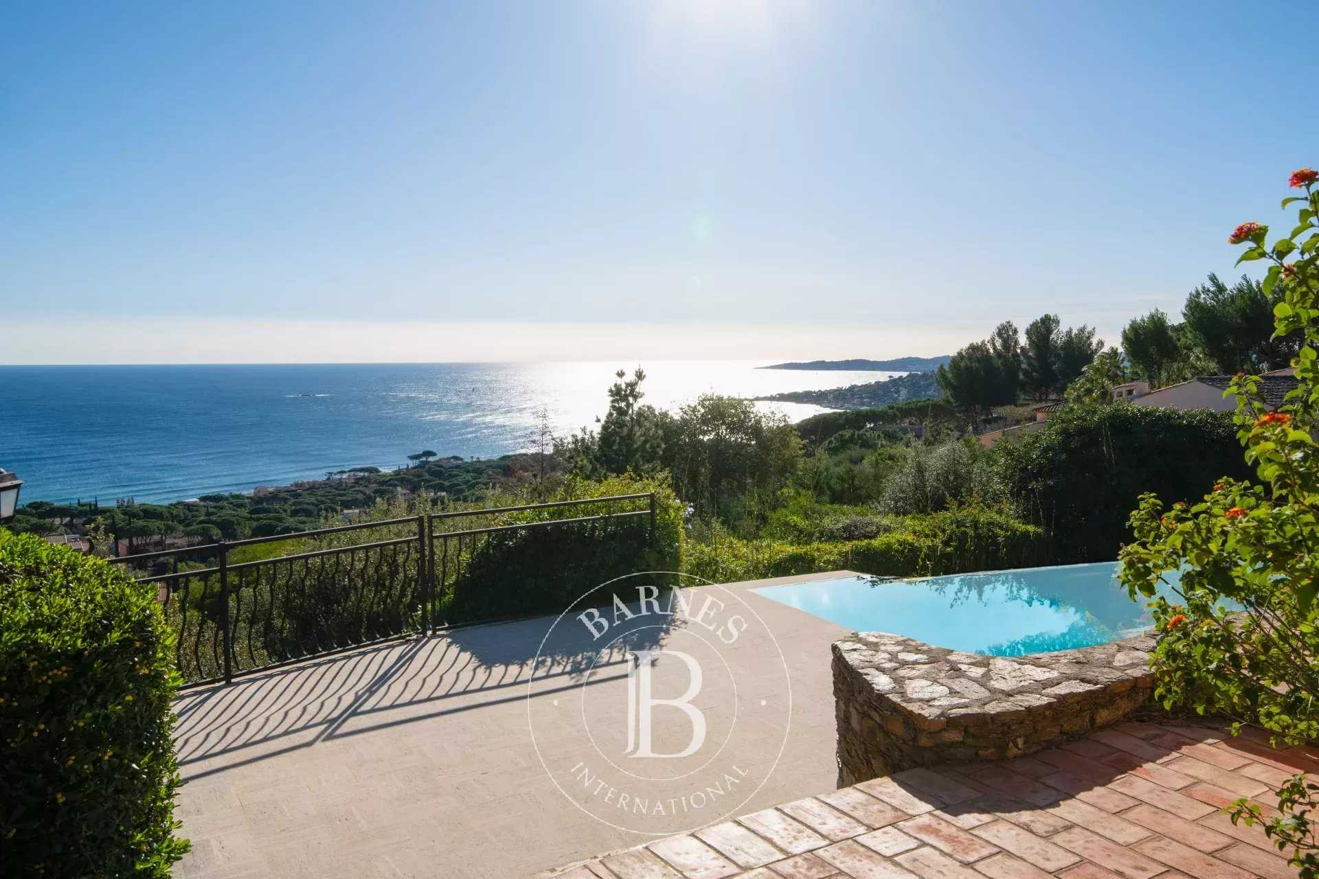 Villa Sainte-Maxime  -  ref 85250787 (picture 2)
